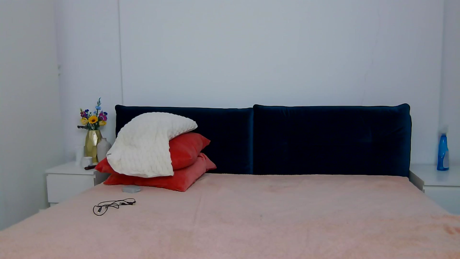 Gallery image thumbnail from NaiaaBee's myfreecams stream on, 11/15/2025, 07:29 image 8 of 20