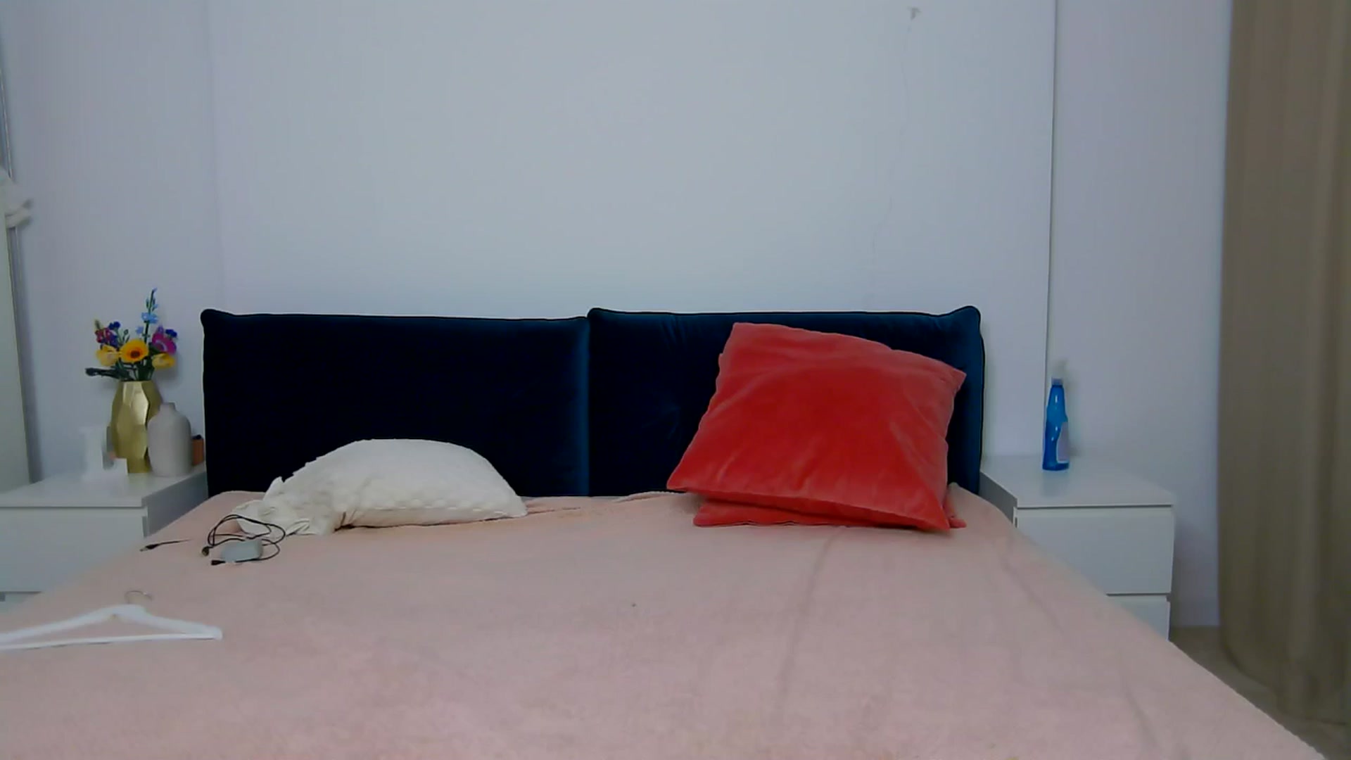Gallery image thumbnail from NaiaaBee's myfreecams stream on, 11/17/2025, 18:18 image 4 of 20