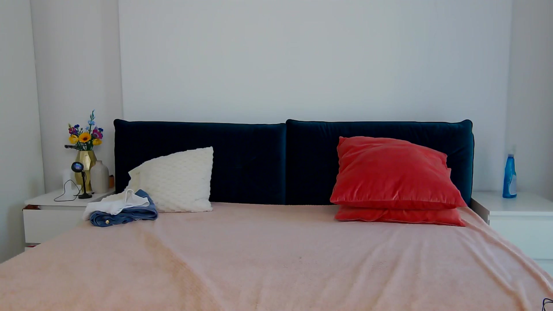Gallery image thumbnail from NaiaaBee's myfreecams stream on, 11/22/2025, 08:10 image 14 of 20