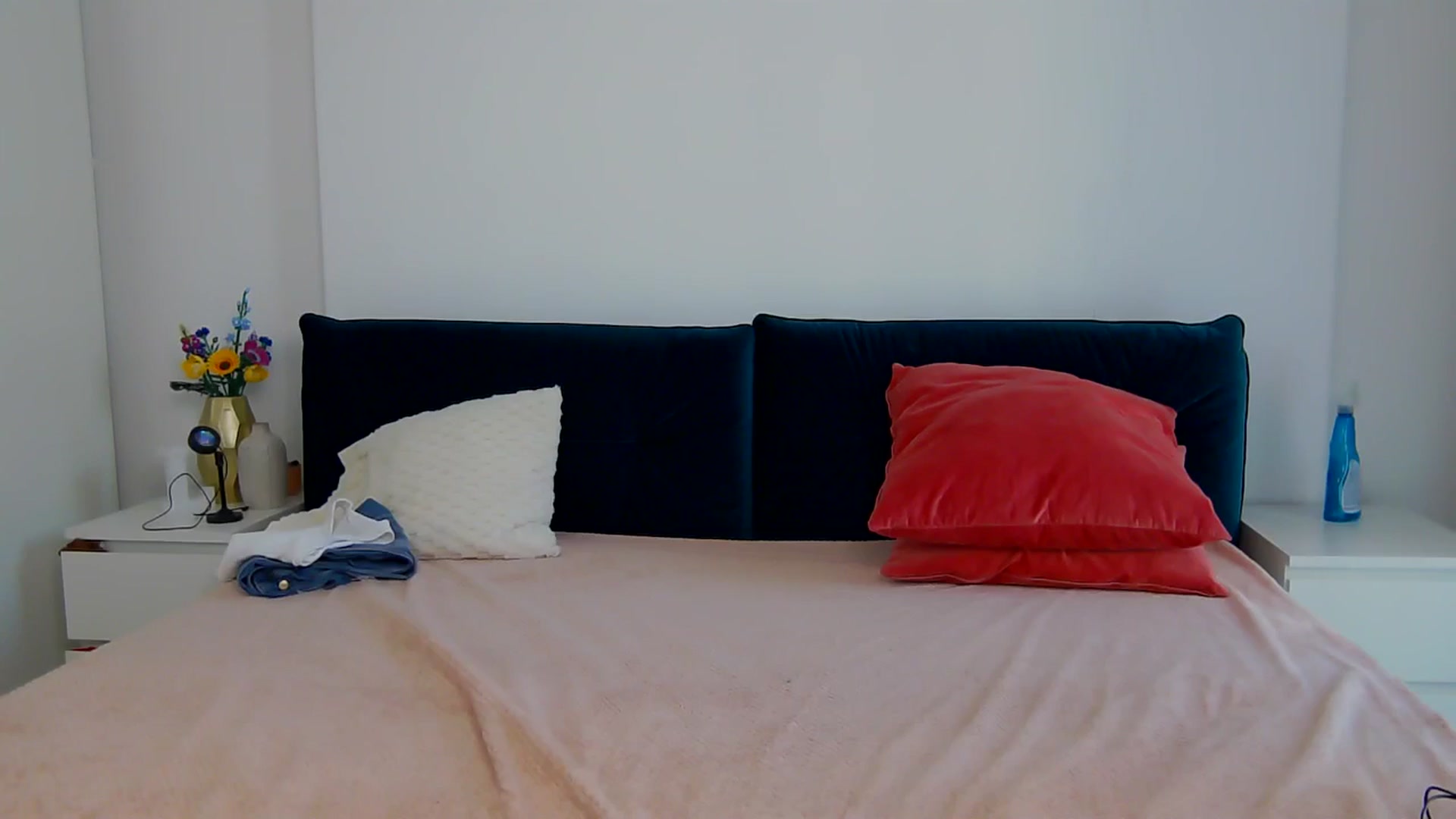 Gallery image thumbnail from NaiaaBee's myfreecams stream on, 11/22/2025, 08:10 image 17 of 20