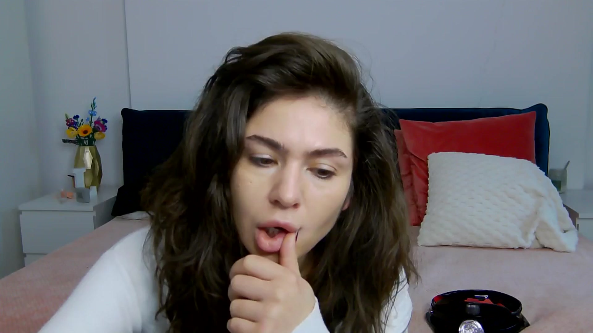 Gallery image thumbnail from NaiaaBee's myfreecams stream on, 12/13/2025, 08:47 image 13 of 20