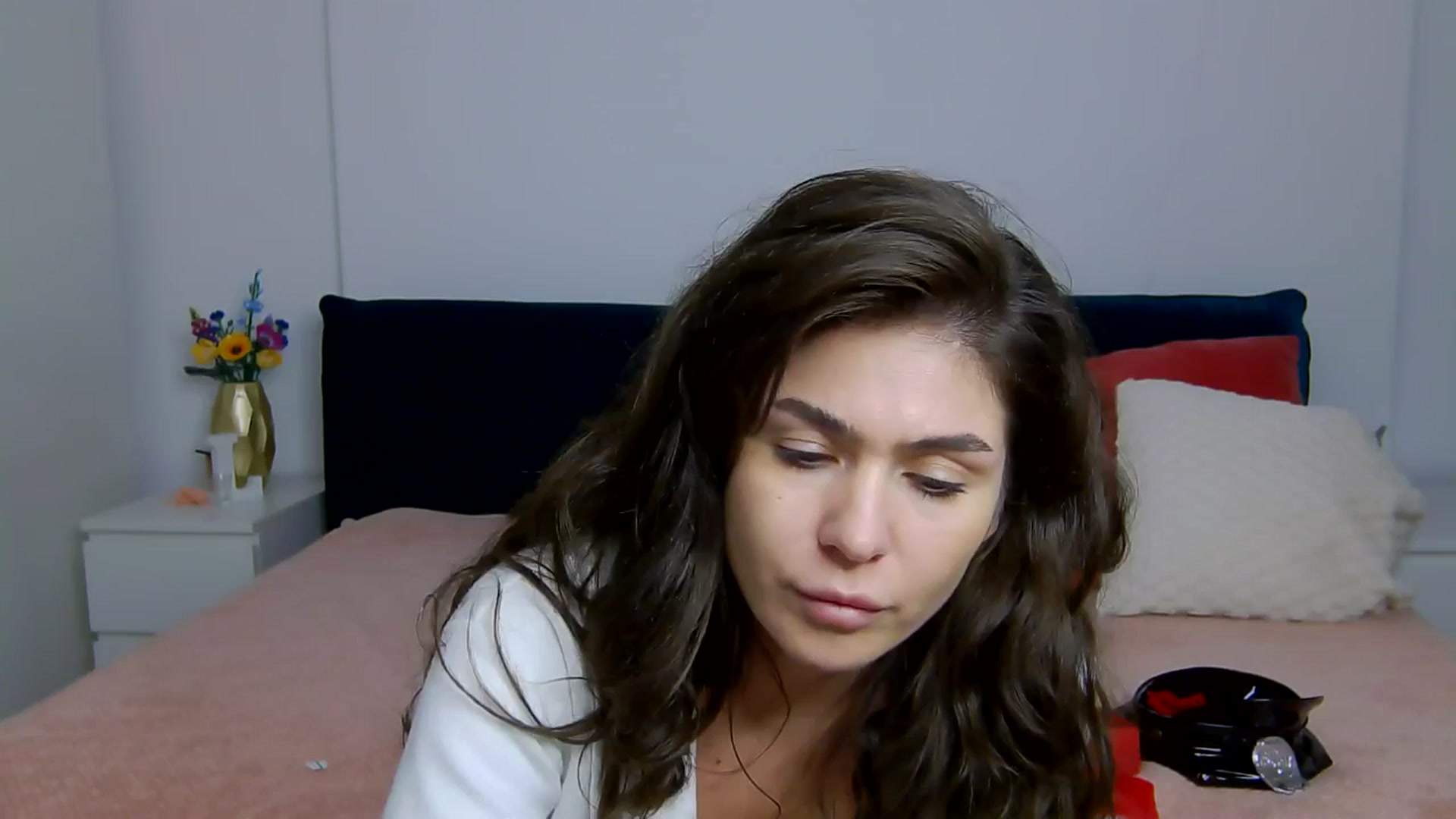 Gallery image thumbnail from NaiaaBee's myfreecams stream on, 12/18/2025, 18:27 image 14 of 20