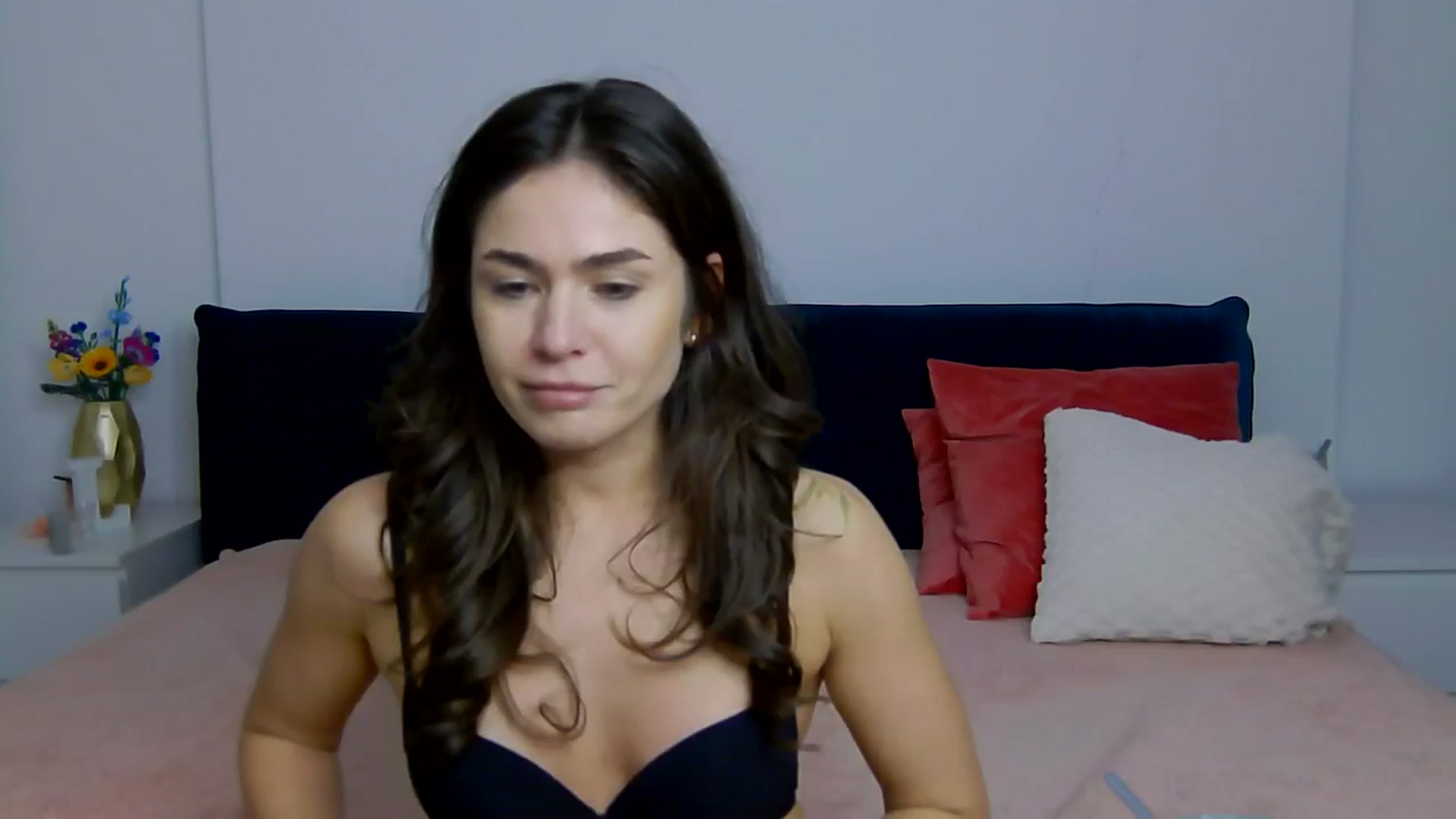 Gallery image thumbnail from NaiaaBee's myfreecams stream on, 12/22/2025, 19:14 image 10 of 20