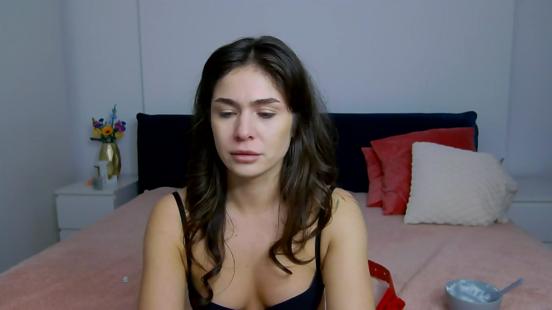 Gallery image thumbnail from NaiaaBee's myfreecams stream on, 12/22/2025, 19:14 image 2 of 20