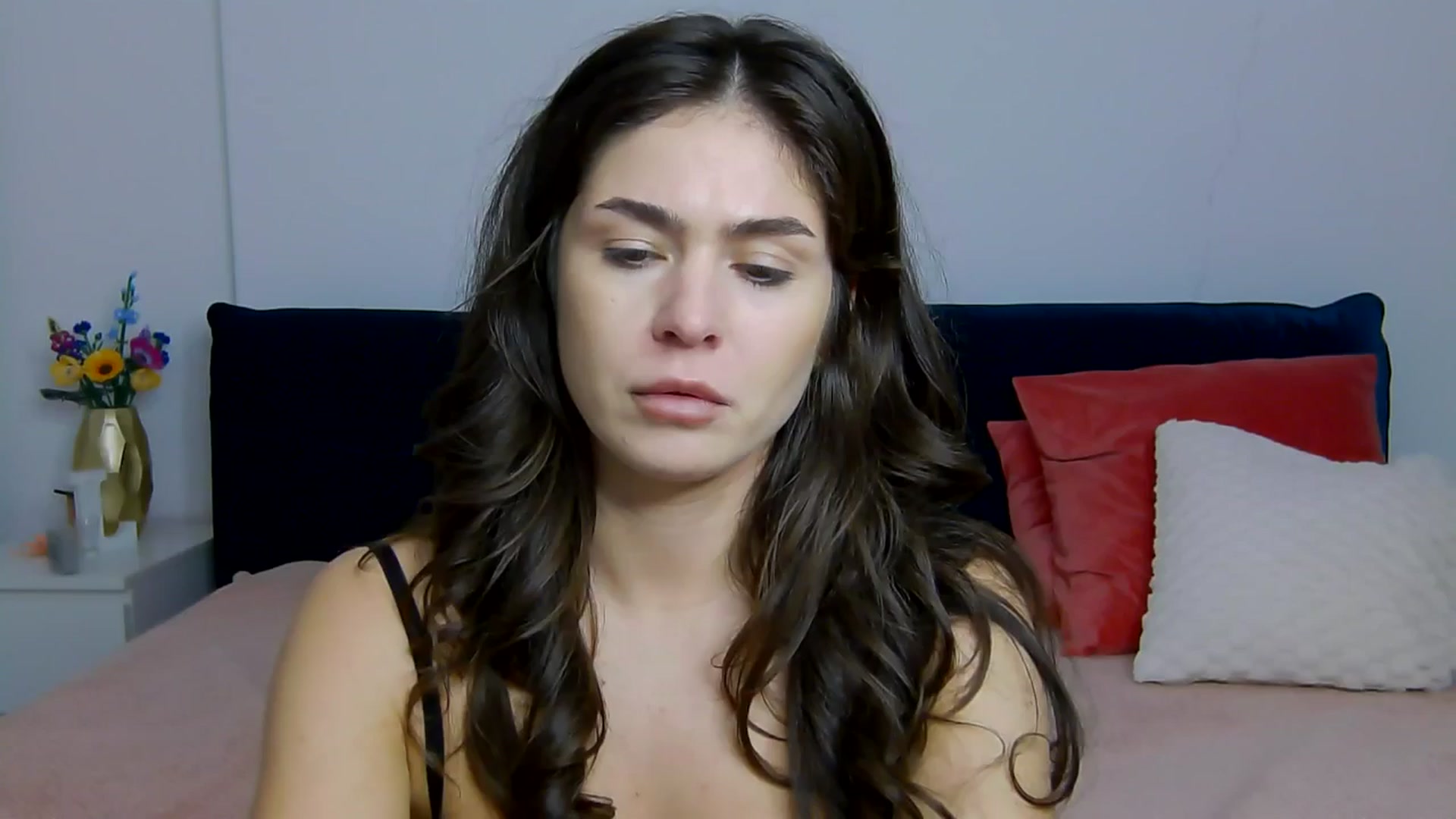 Gallery image thumbnail from NaiaaBee's myfreecams stream on, 12/22/2025, 19:14 image 4 of 20