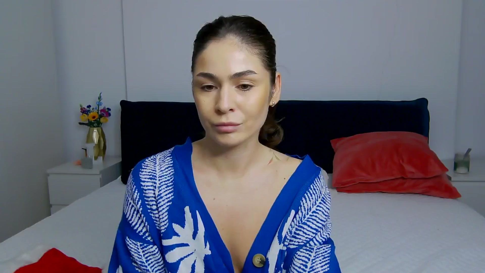 Gallery image thumbnail from NaiaaBee's myfreecams stream on, 12/30/2025, 17:12 image 1 of 20