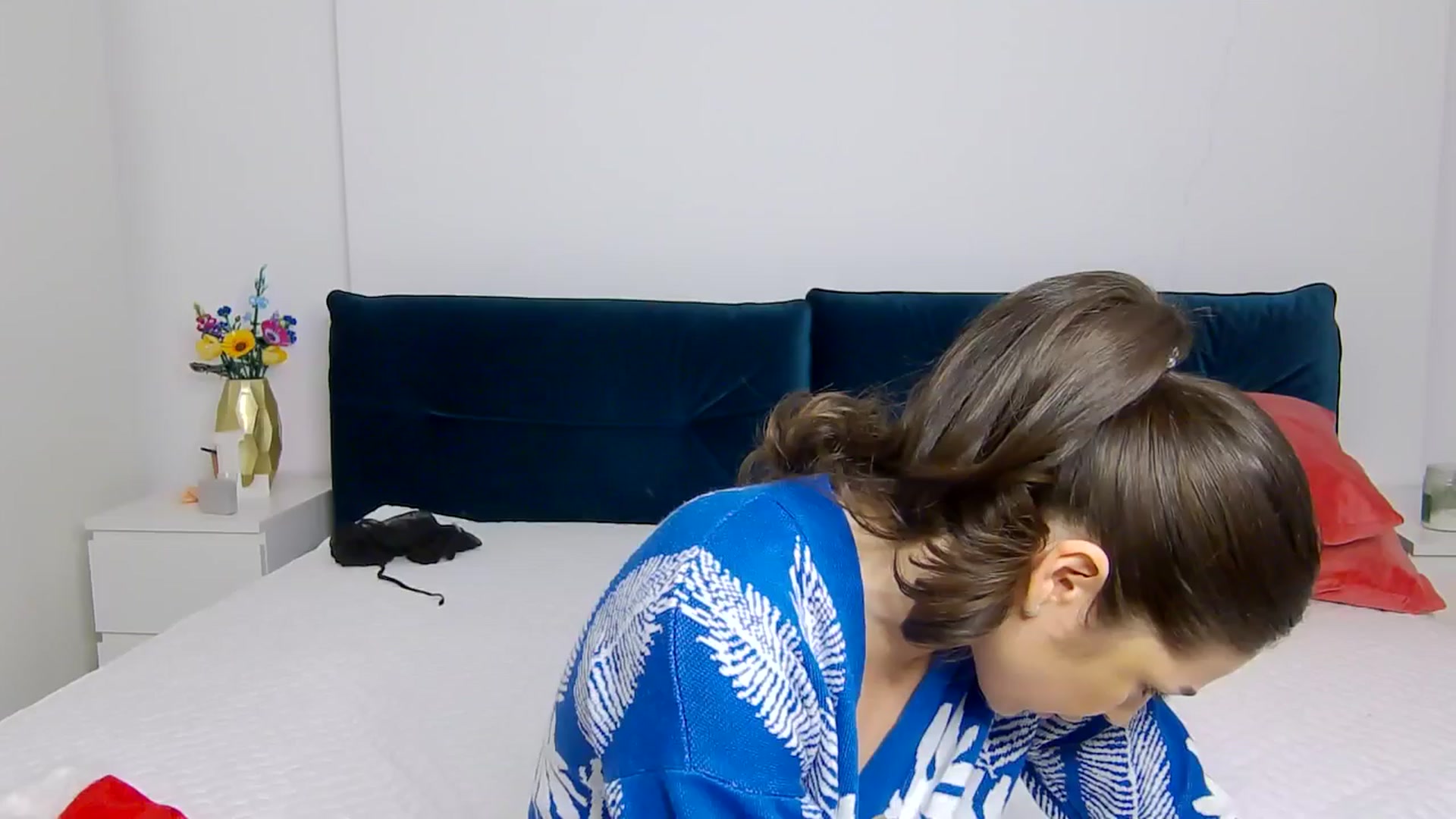 Gallery image thumbnail from NaiaaBee's myfreecams stream on, 12/30/2025, 17:12 image 9 of 20