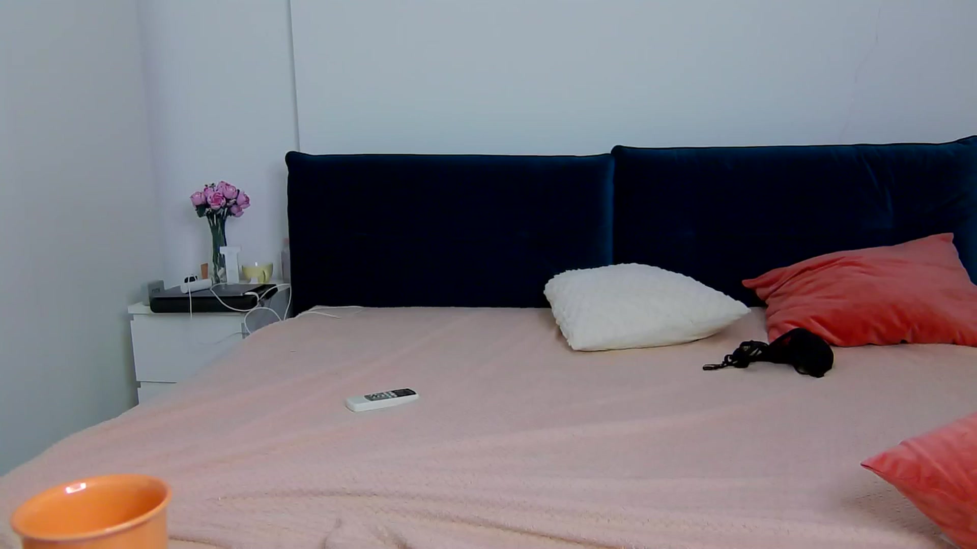 Gallery image thumbnail from NaiaaBee's myfreecams stream on, 02/10/2026, 19:04 image 18 of 20
