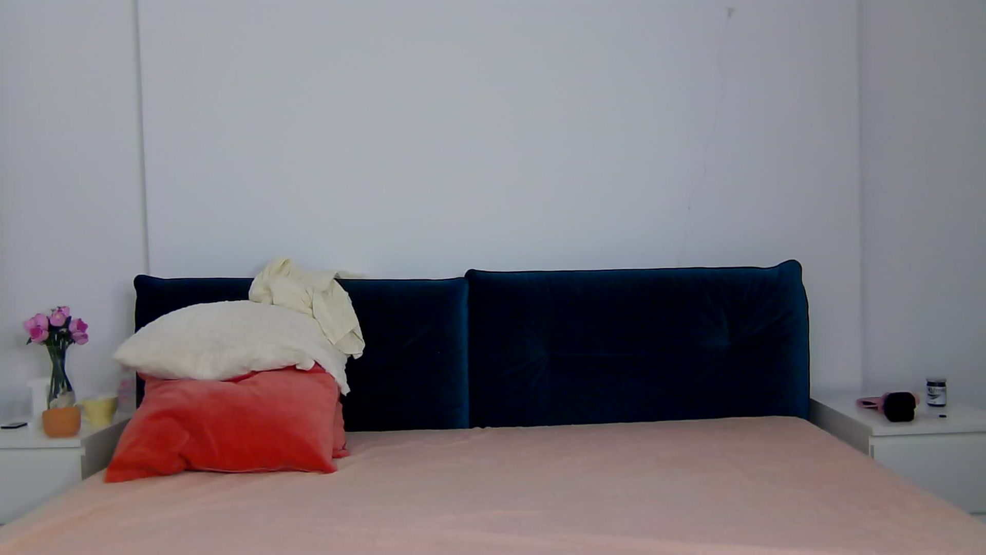Gallery image thumbnail from NaiaaBee's myfreecams stream on, 02/19/2026, 17:15 image 19 of 20
