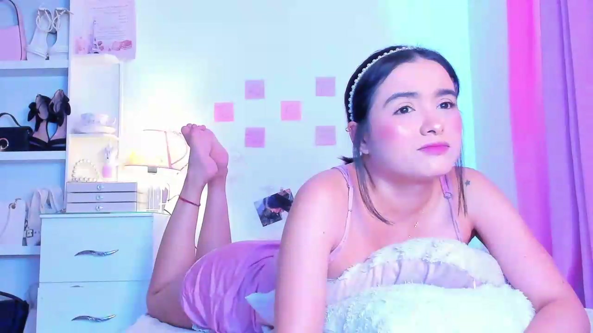 Gallery image thumbnail from NaisshaF's myfreecams stream on, 05/10/2026, 15:16 image 18 of 20