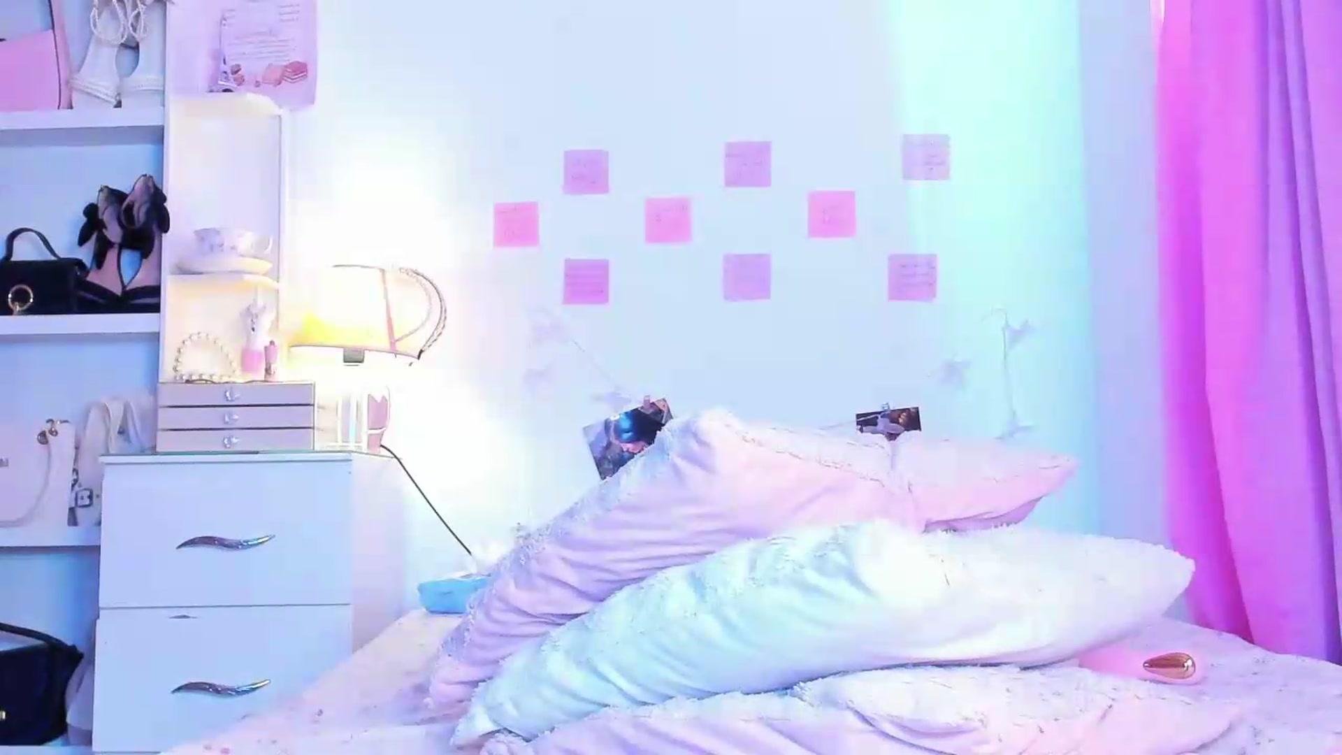 Gallery image thumbnail from NaisshaF's myfreecams stream on, 05/13/2026, 15:05 image 20 of 20