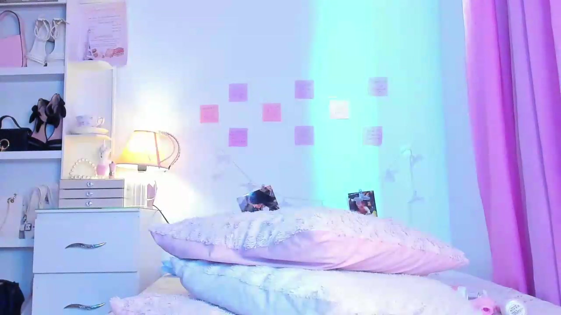 Gallery image thumbnail from NaisshaF's myfreecams stream on, 05/19/2026, 16:23 image 3 of 20