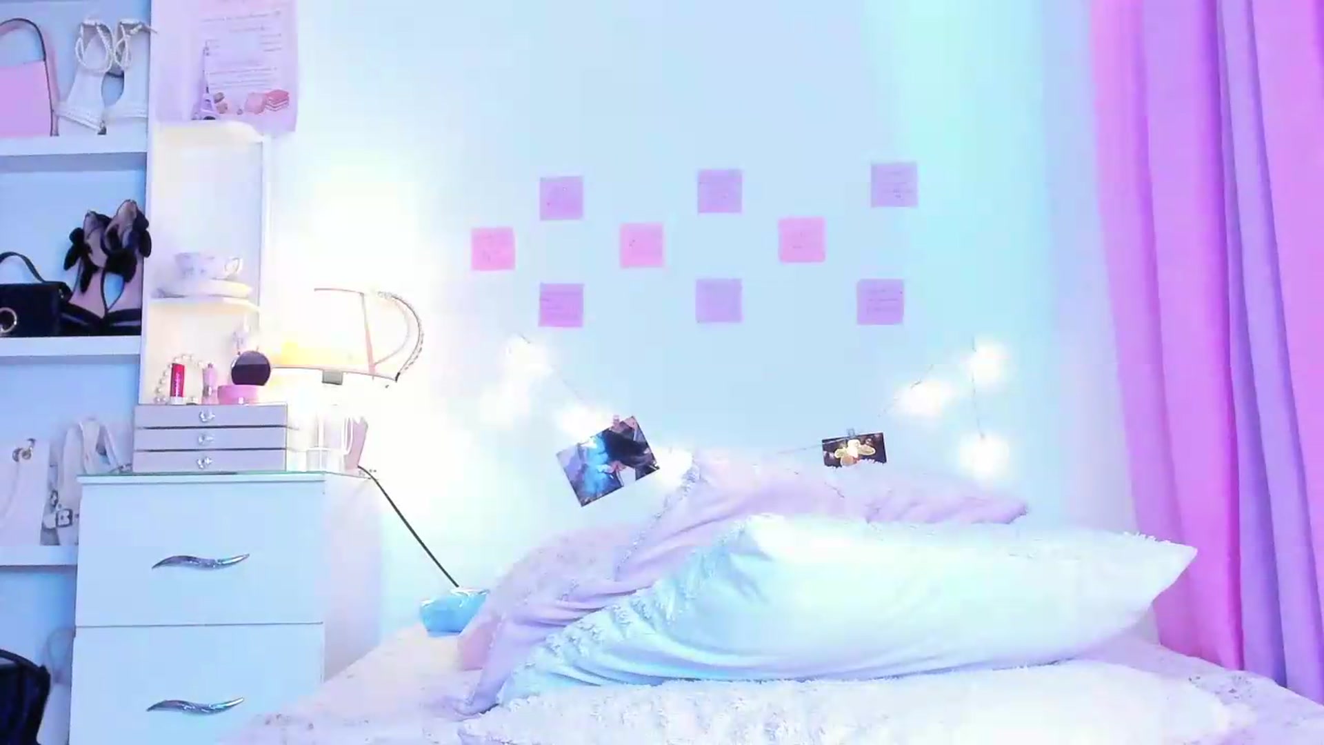 Gallery image thumbnail from NaisshaF's myfreecams stream on, 05/22/2026, 16:28 image 20 of 20