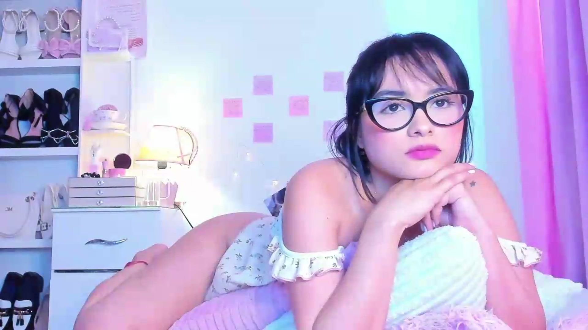 Gallery image thumbnail from NaisshaF's myfreecams stream on, 06/09/2026, 17:13 image 16 of 20