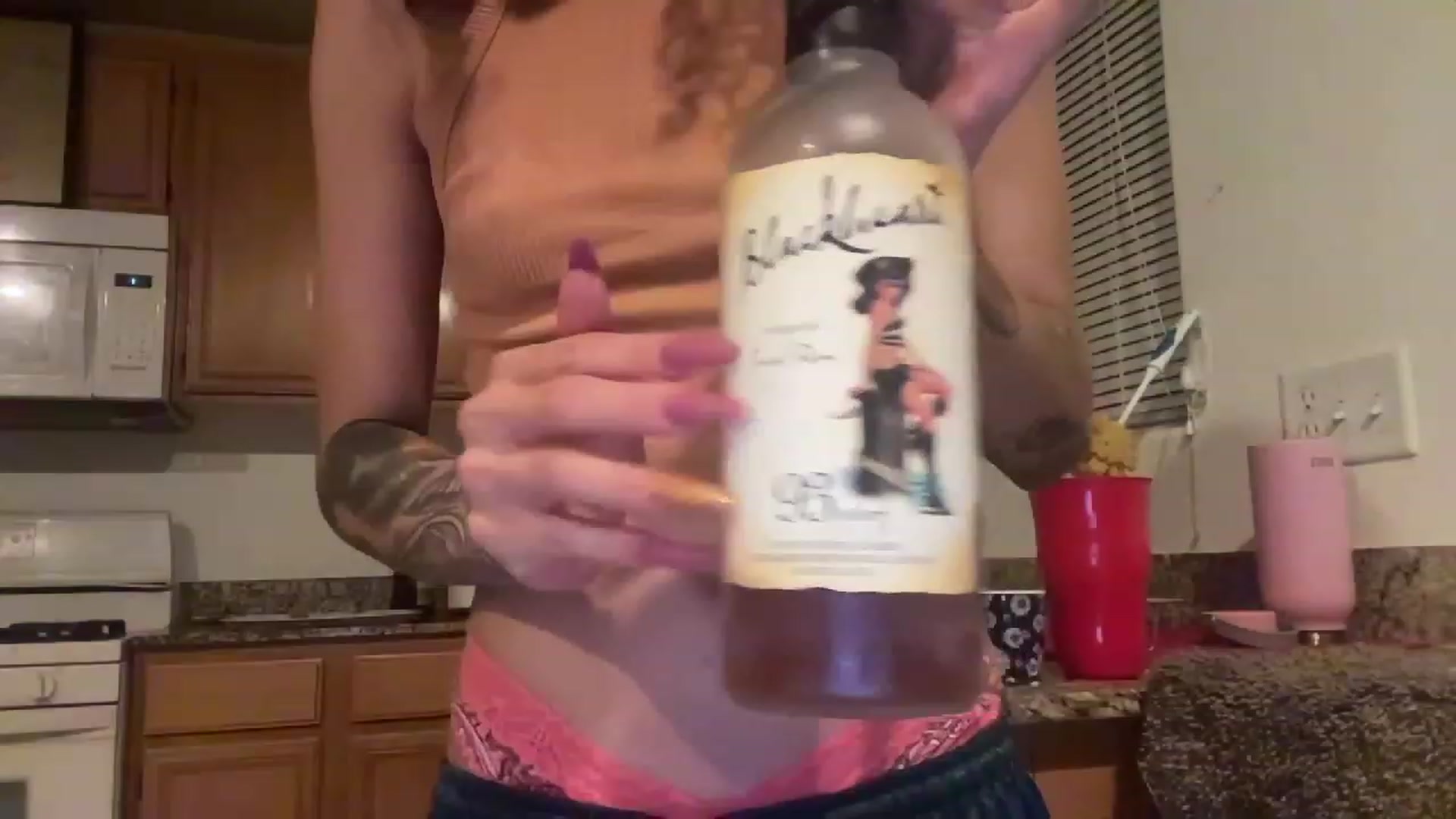 Gallery image thumbnail from NakedSwan's myfreecams stream on, 11/19/2022, 07:40 image 11 of 20