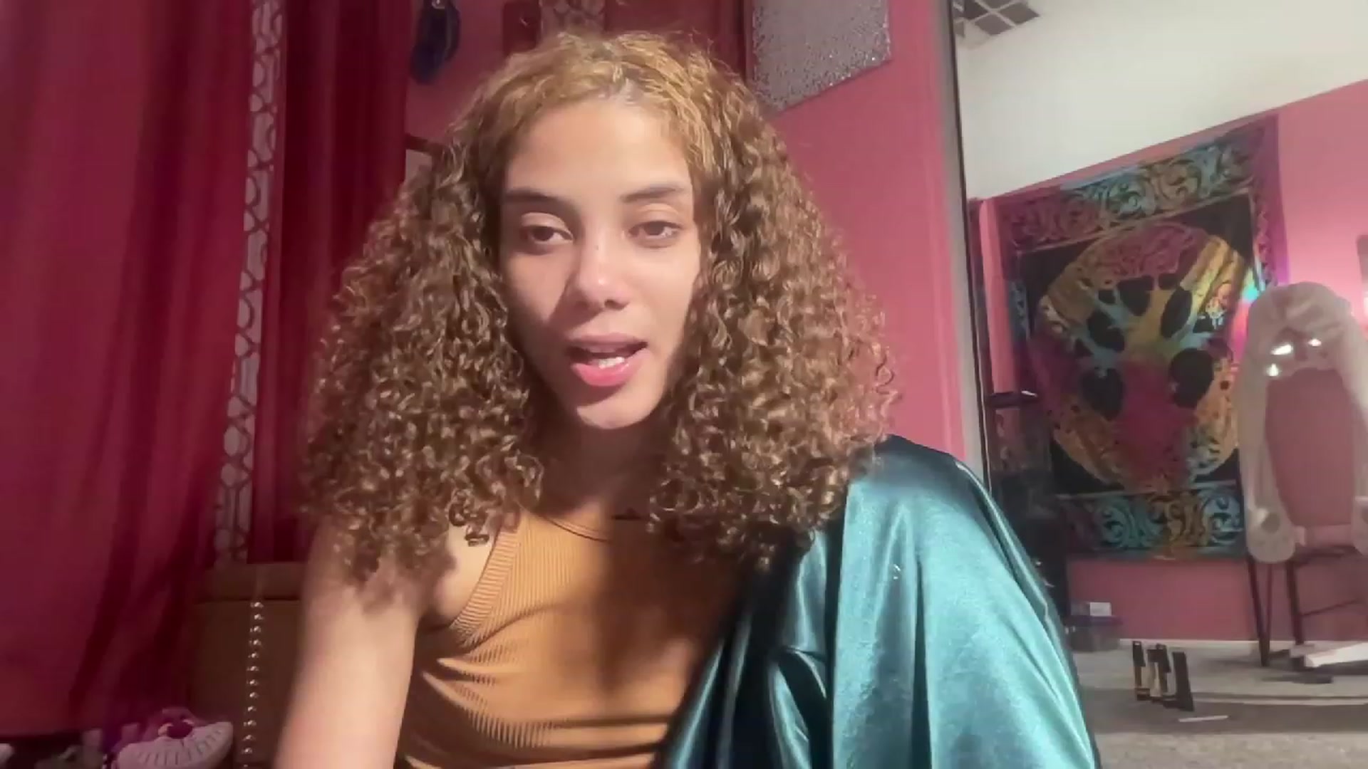 Gallery image thumbnail from NakedSwan's myfreecams stream on, 11/19/2022, 07:40 image 13 of 20