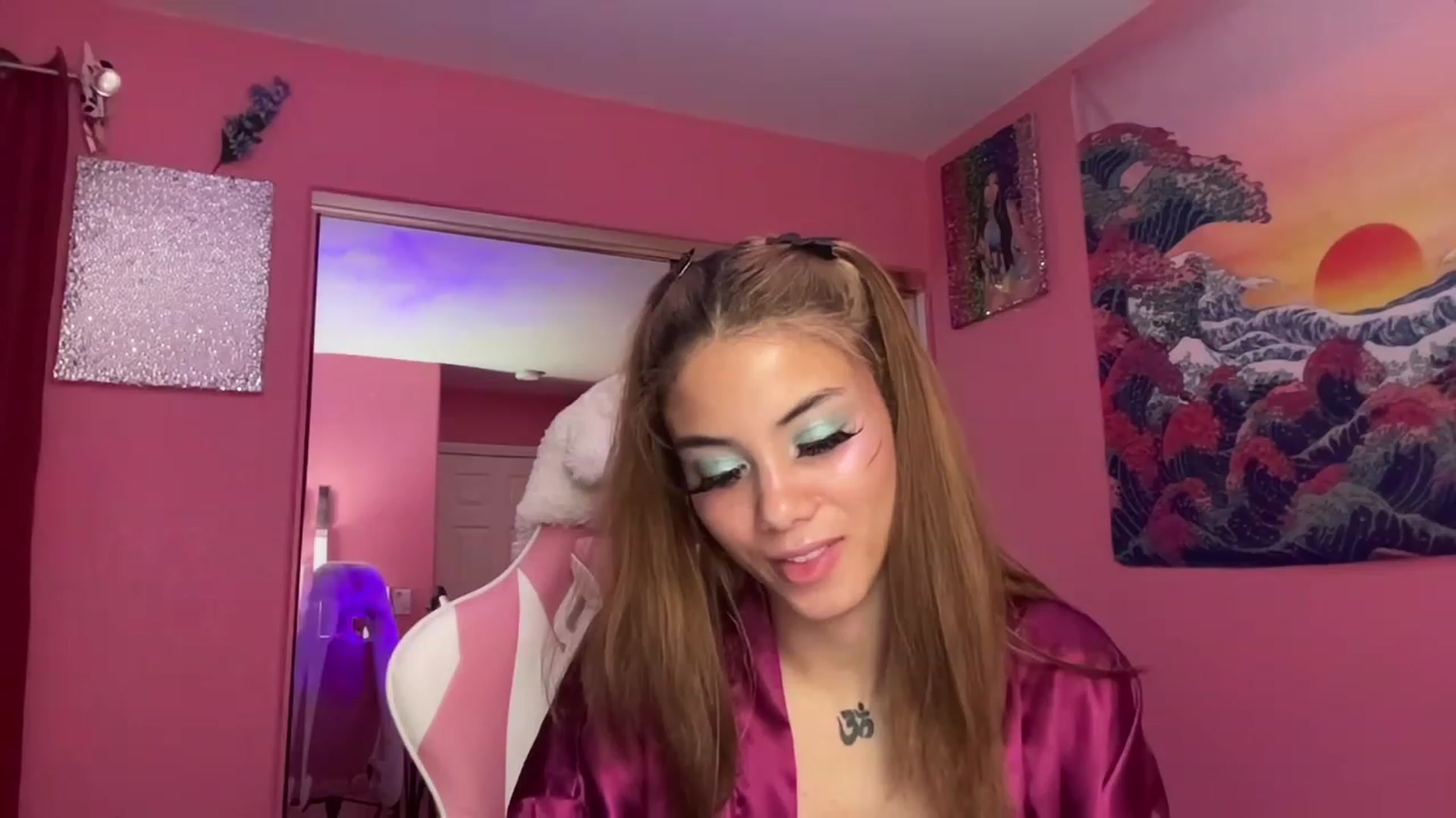 Gallery image thumbnail from NakedSwan's myfreecams stream on, 12/09/2022, 07:39 image 14 of 20