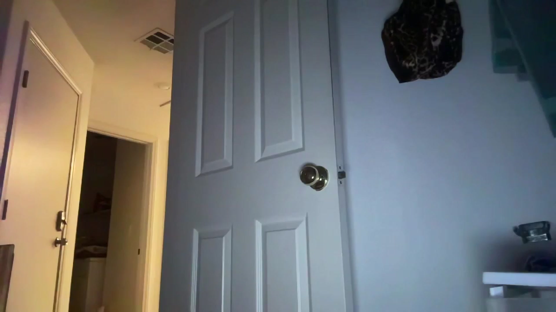 Gallery image thumbnail from NakedSwan's myfreecams stream on, 12/17/2022, 08:55 image 3 of 20