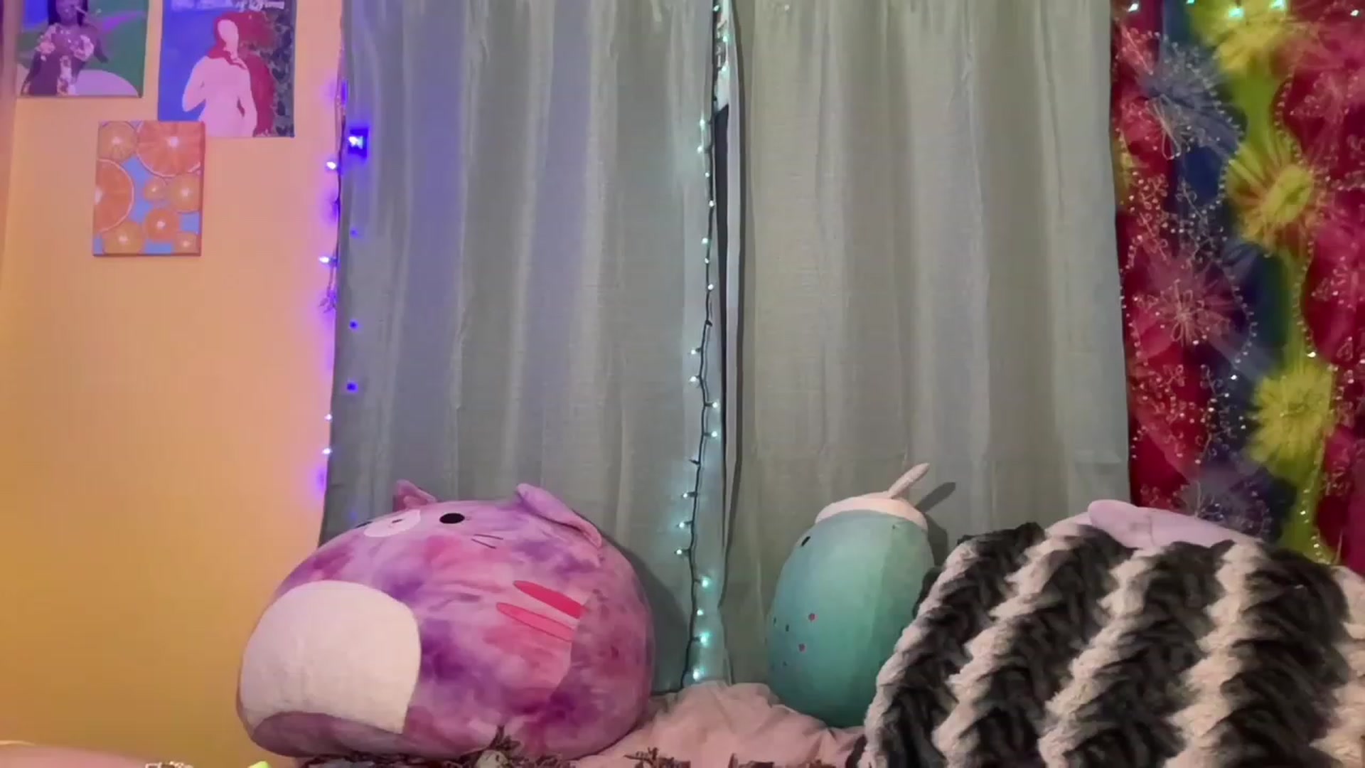 Gallery image thumbnail from NakedSwan's myfreecams stream on, 12/21/2022, 07:49 image 2 of 20