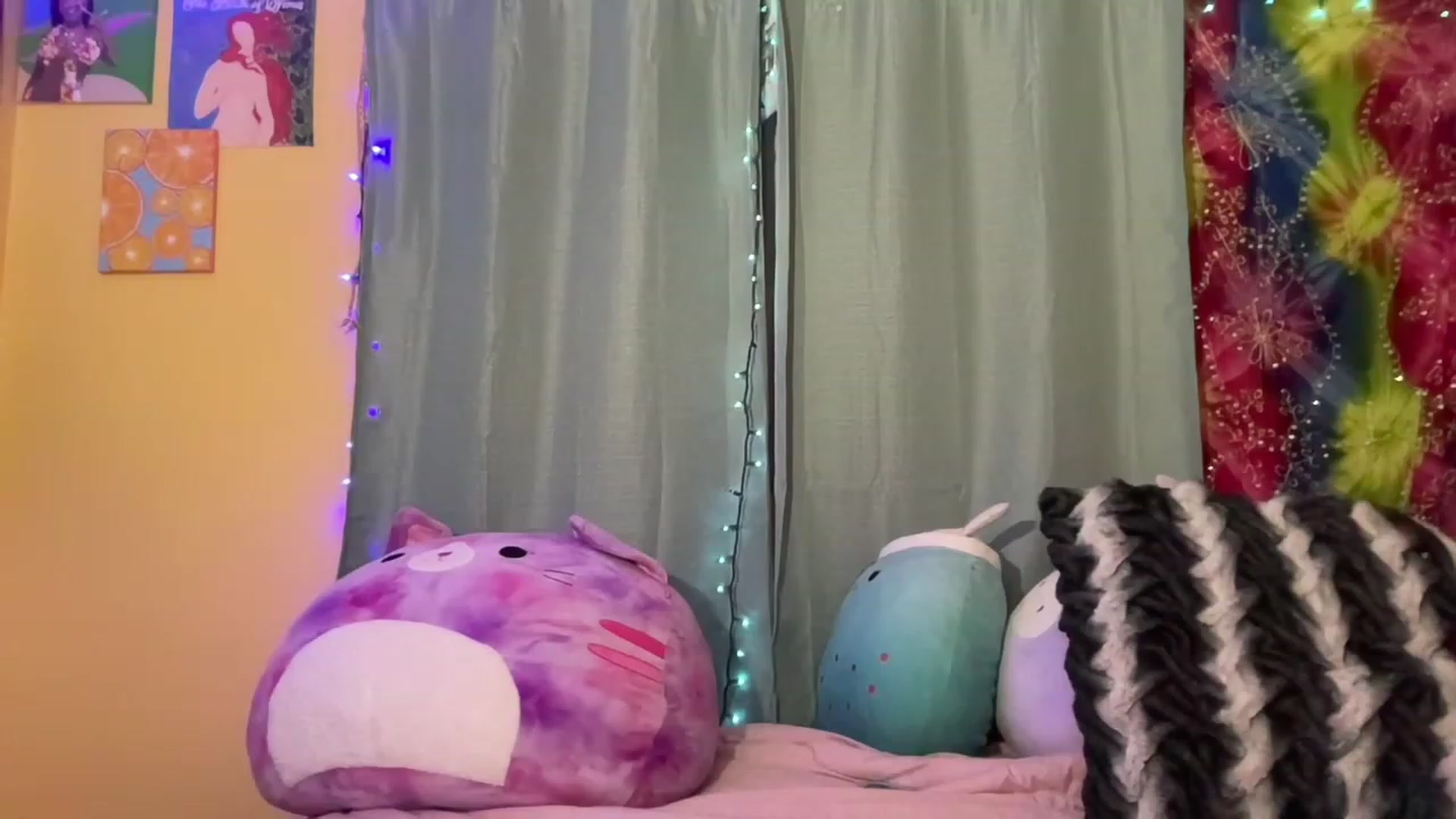 Gallery image thumbnail from NakedSwan's myfreecams stream on, 12/21/2022, 07:49 image 3 of 20