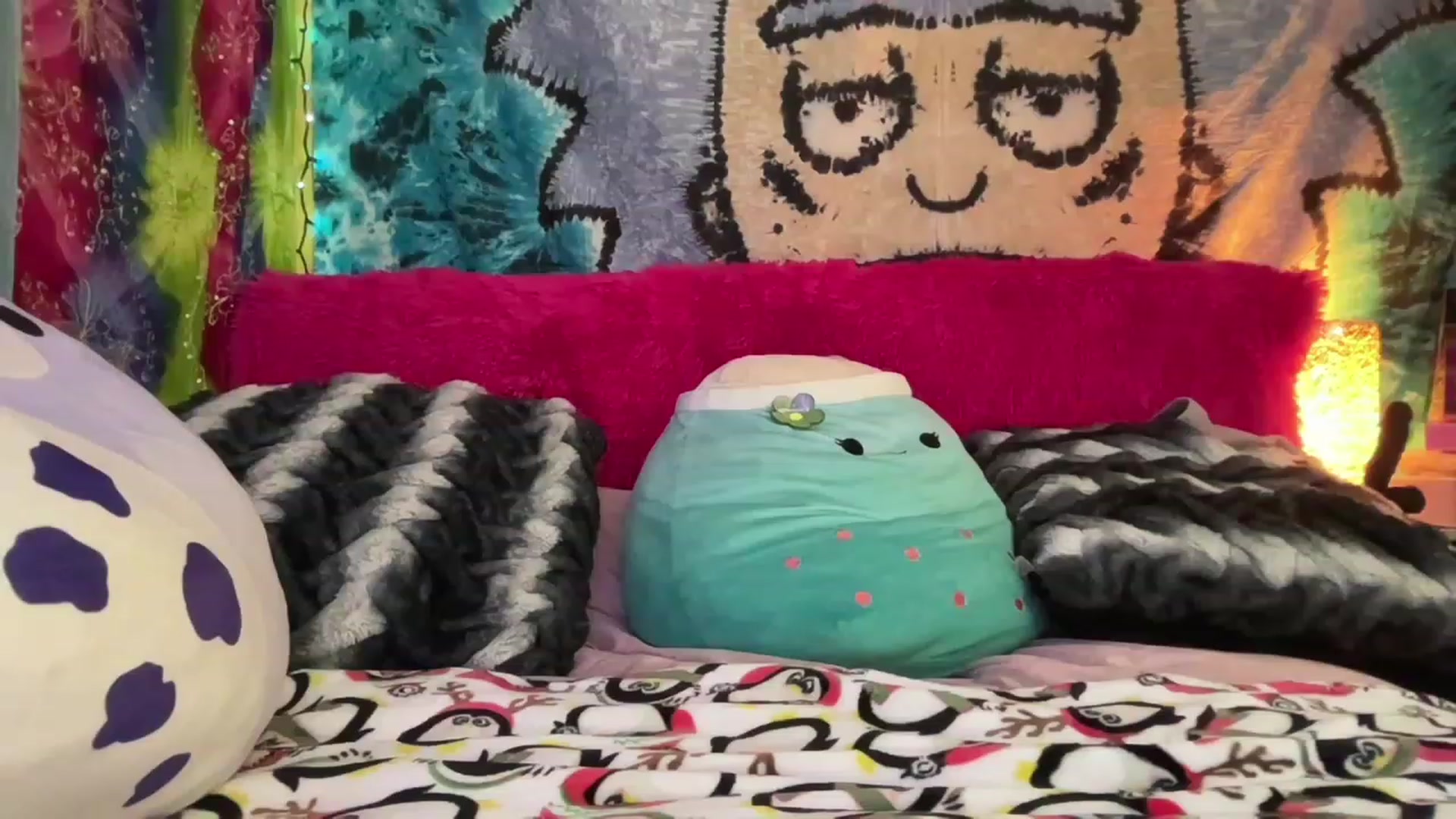 Gallery image thumbnail from NakedSwan's myfreecams stream on, 12/22/2022, 07:58 image 9 of 20
