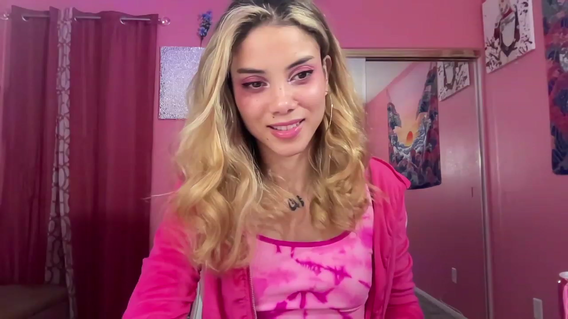 Gallery image thumbnail from NakedSwan's myfreecams stream on, 12/29/2022, 03:34 image 7 of 20