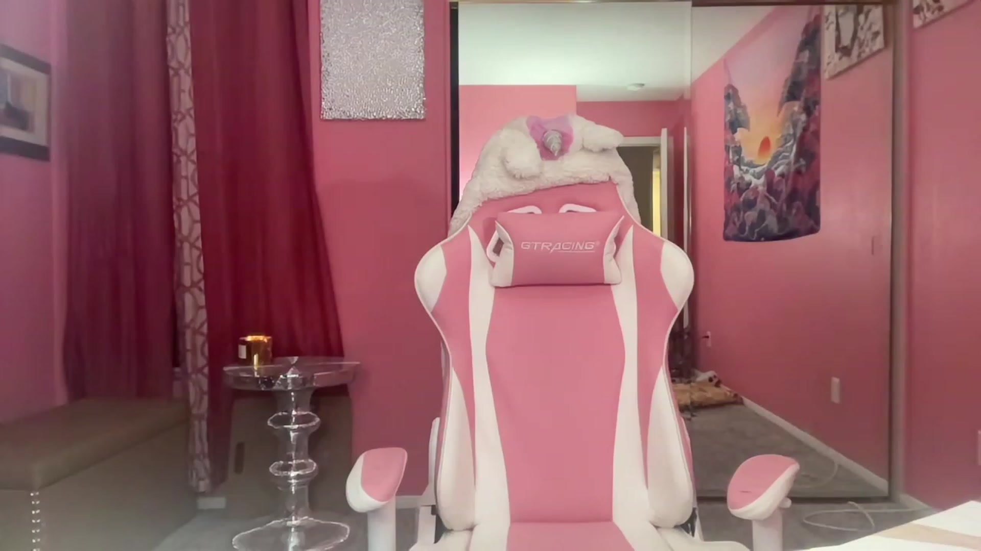Gallery image thumbnail from NakedSwan's myfreecams stream on, 01/08/2023, 07:09 image 20 of 20
