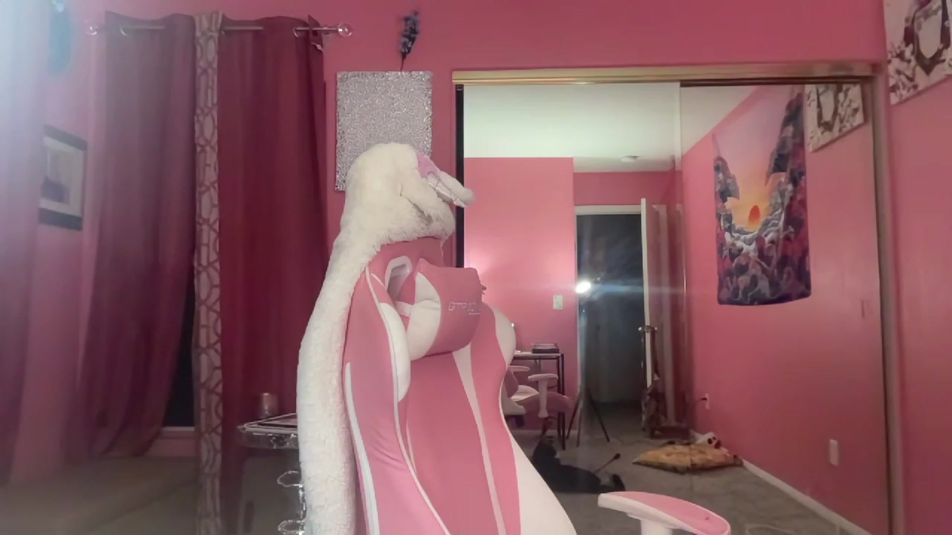 Gallery image thumbnail from NakedSwan's myfreecams stream on, 01/08/2023, 07:09 image 2 of 20