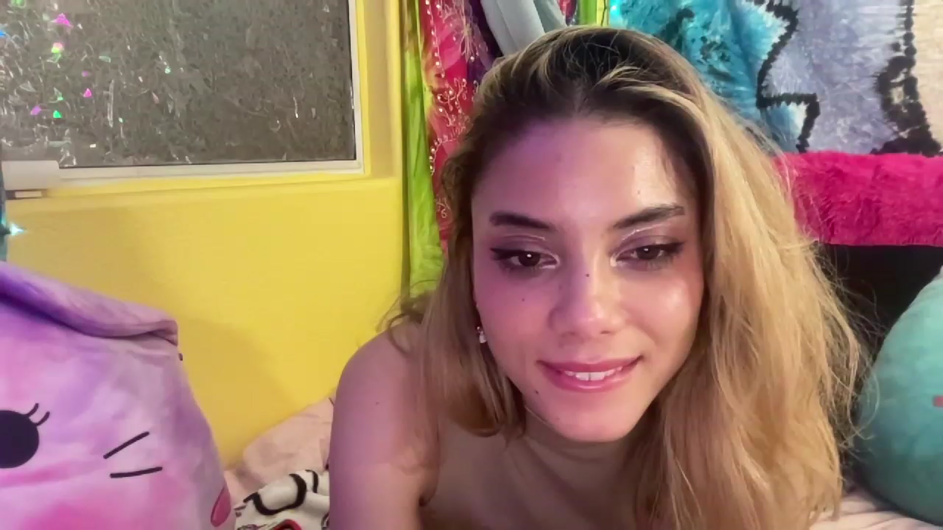 Gallery image thumbnail from NakedSwan's myfreecams stream on, 01/16/2023, 07:10 image 19 of 20