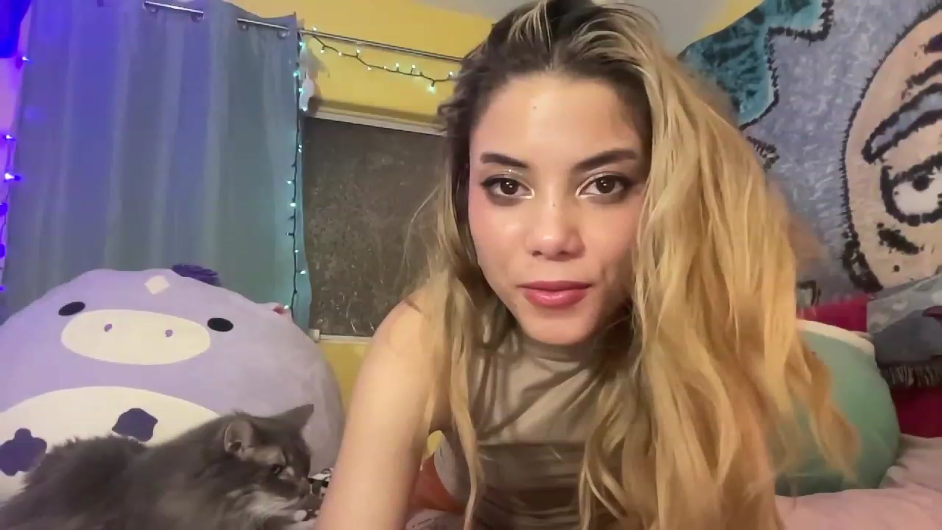 Gallery image thumbnail from NakedSwan's myfreecams stream on, 01/16/2023, 07:10 image 2 of 20