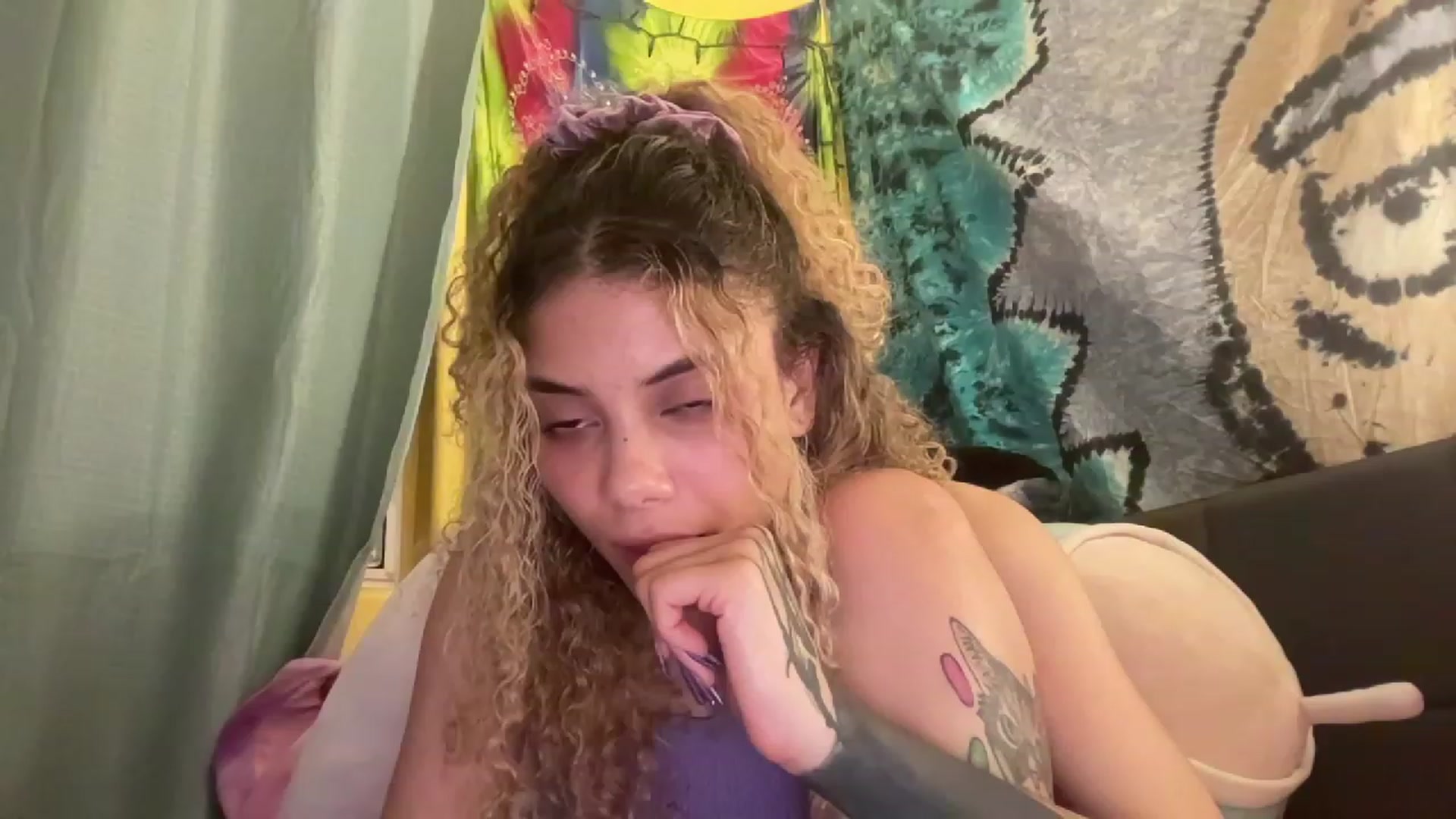 Gallery image thumbnail from NakedSwan's myfreecams stream on, 03/05/2023, 08:35 image 3 of 20
