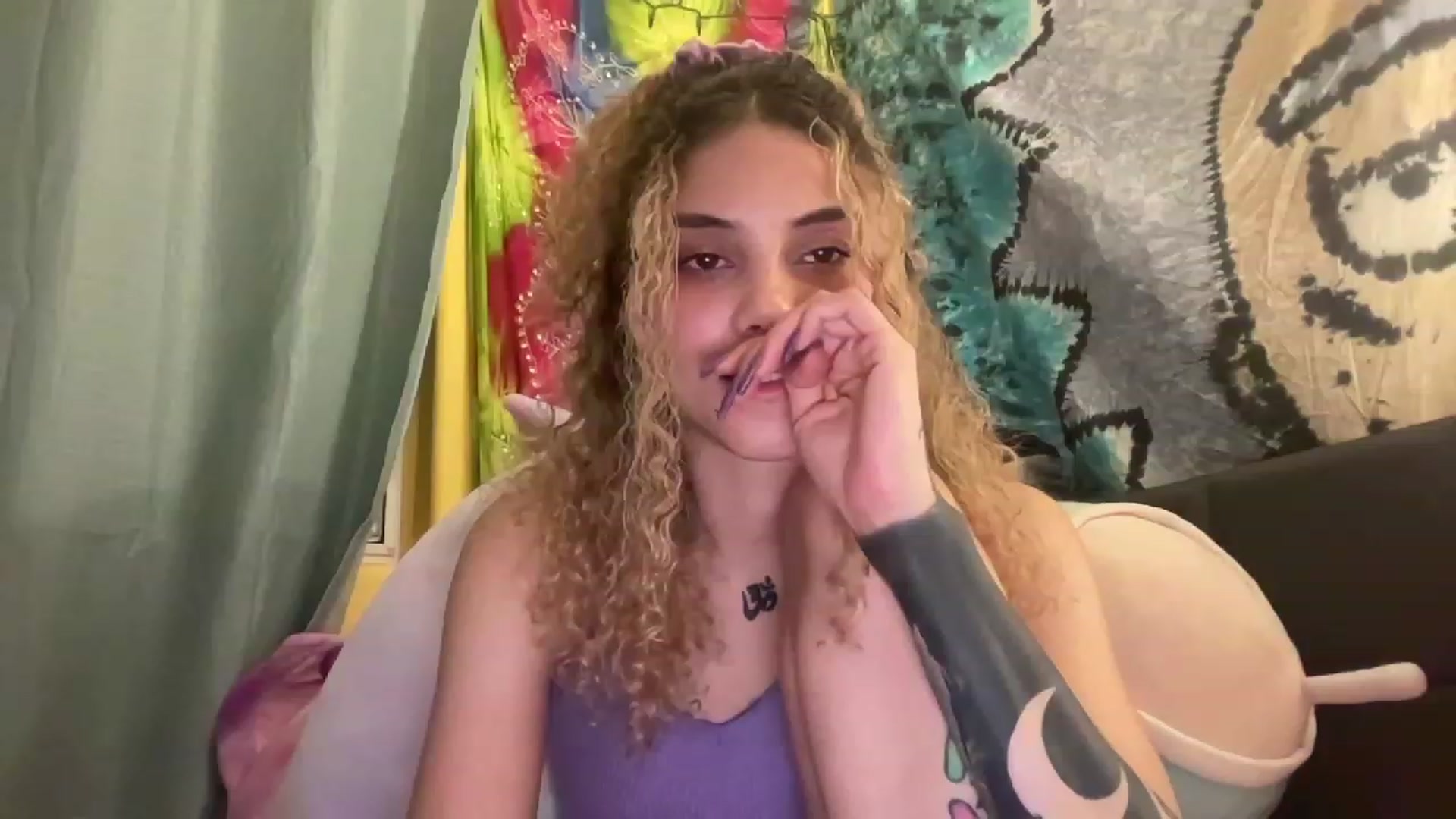 Gallery image thumbnail from NakedSwan's myfreecams stream on, 03/05/2023, 08:35 image 6 of 20