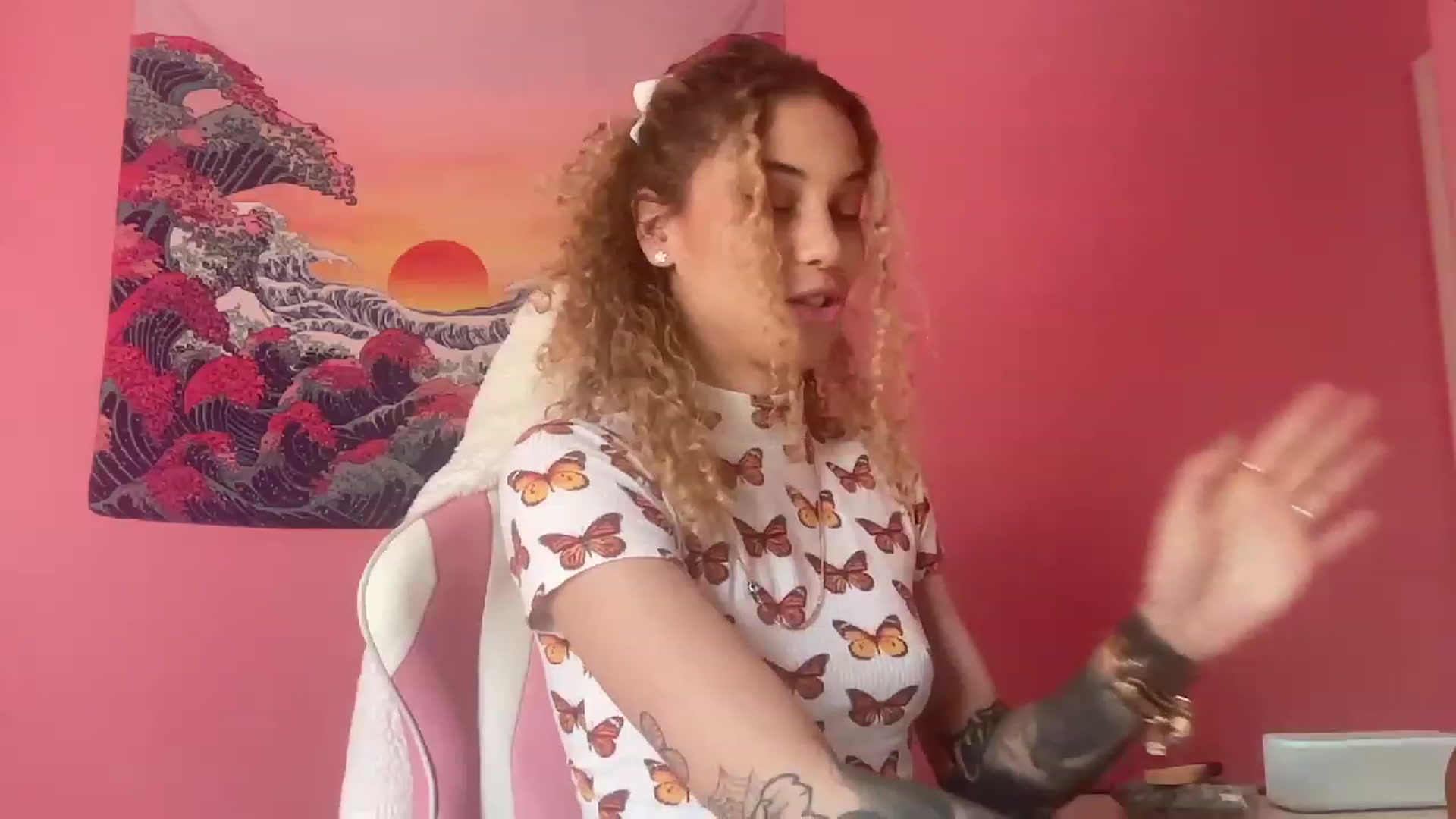 Gallery image thumbnail from NakedSwan's myfreecams stream on, 03/16/2023, 21:57 image 18 of 20
