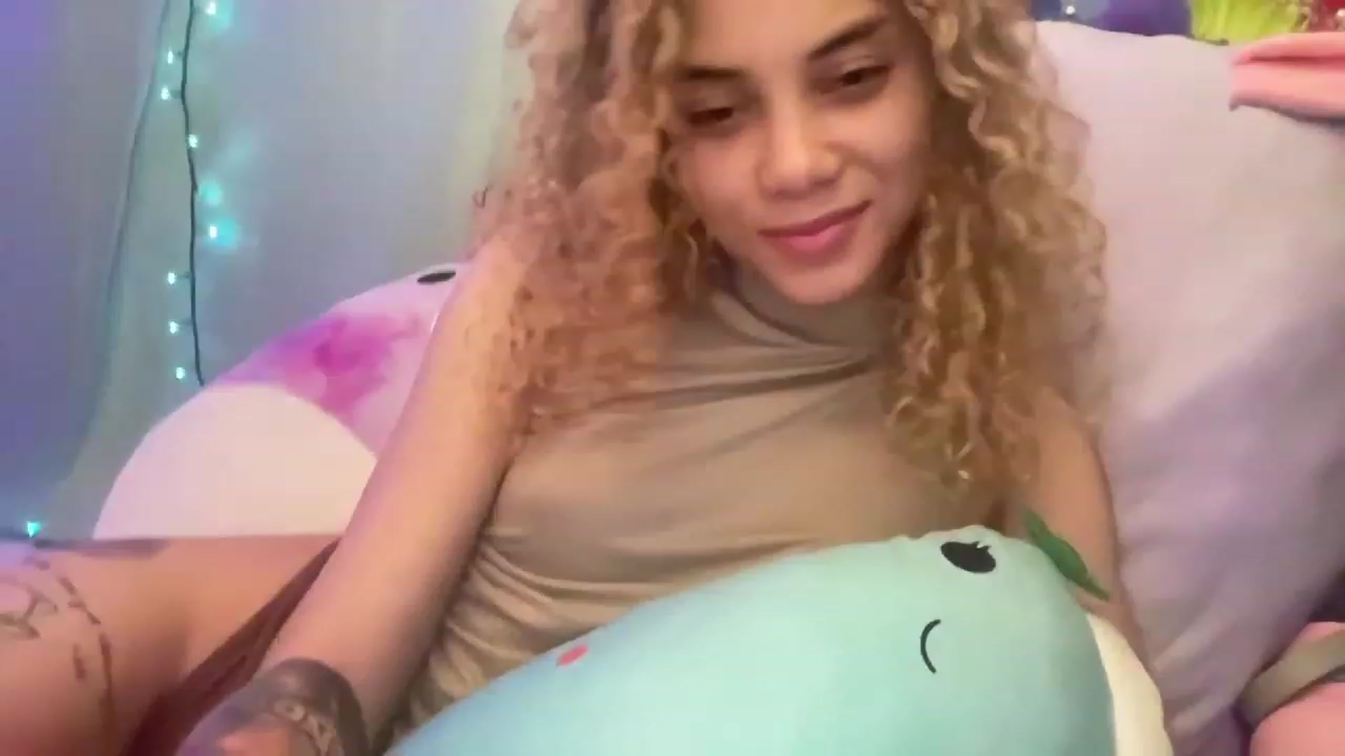 Gallery image thumbnail from NakedSwan's myfreecams stream on, 03/29/2023, 08:59 image 1 of 20