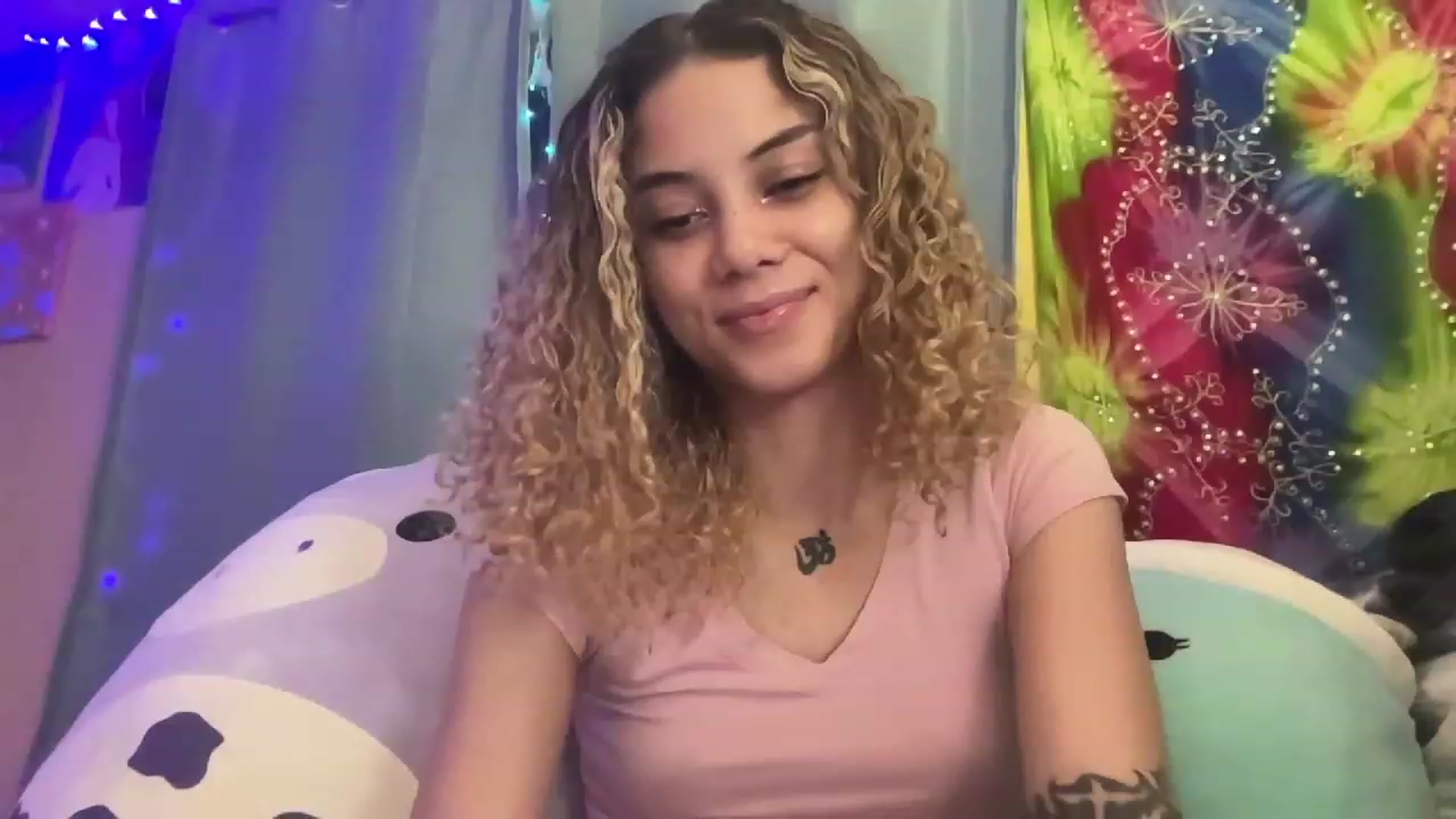 Gallery image thumbnail from NakedSwan's myfreecams stream on, 03/30/2023, 13:08 image 16 of 20