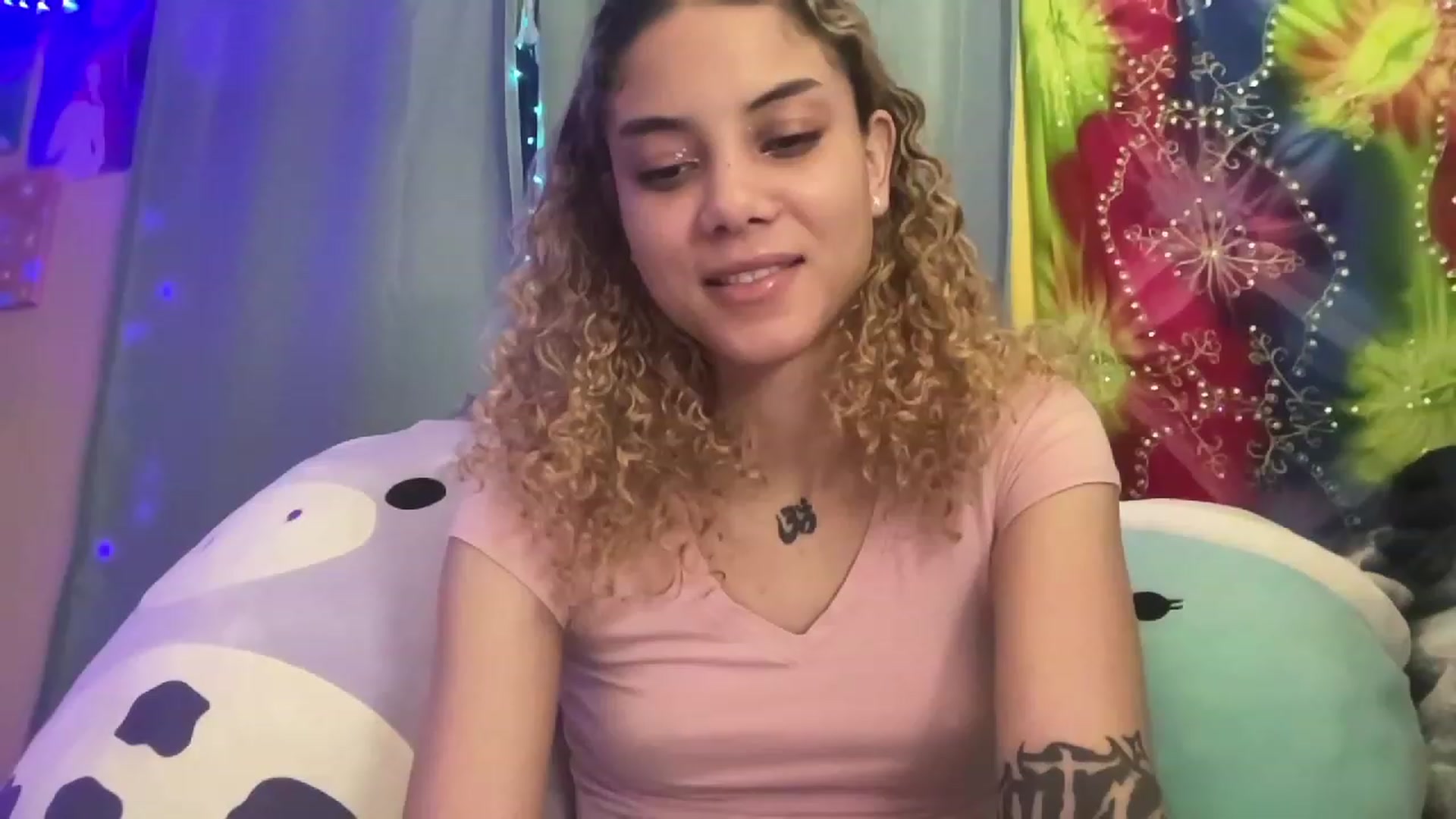 Gallery image thumbnail from NakedSwan's myfreecams stream on, 03/30/2023, 13:08 image 12 of 20