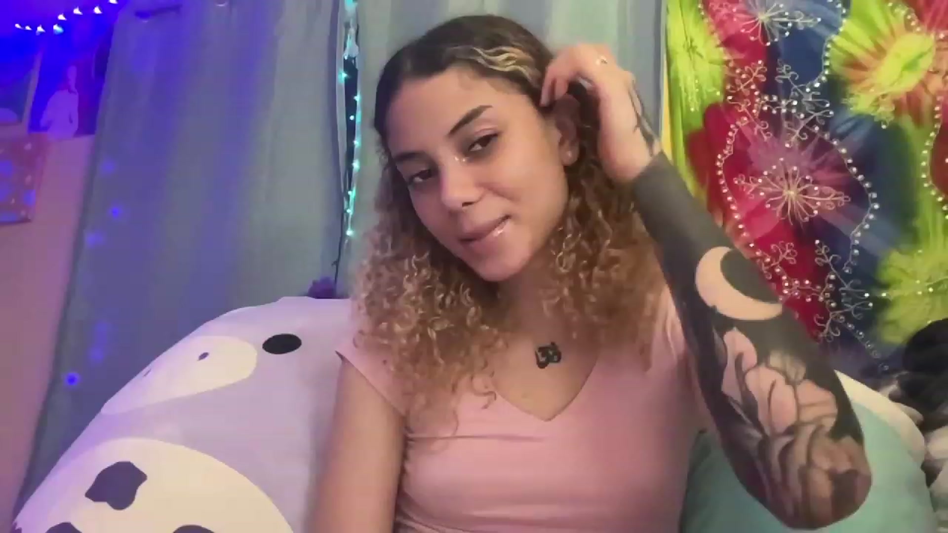 Gallery image thumbnail from NakedSwan's myfreecams stream on, 03/30/2023, 13:08 image 15 of 20