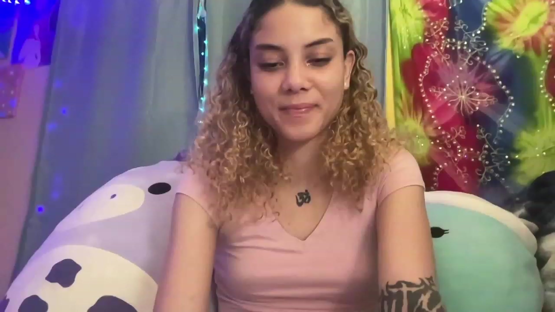 Gallery image thumbnail from NakedSwan's myfreecams stream on, 03/30/2023, 13:08 image 14 of 20