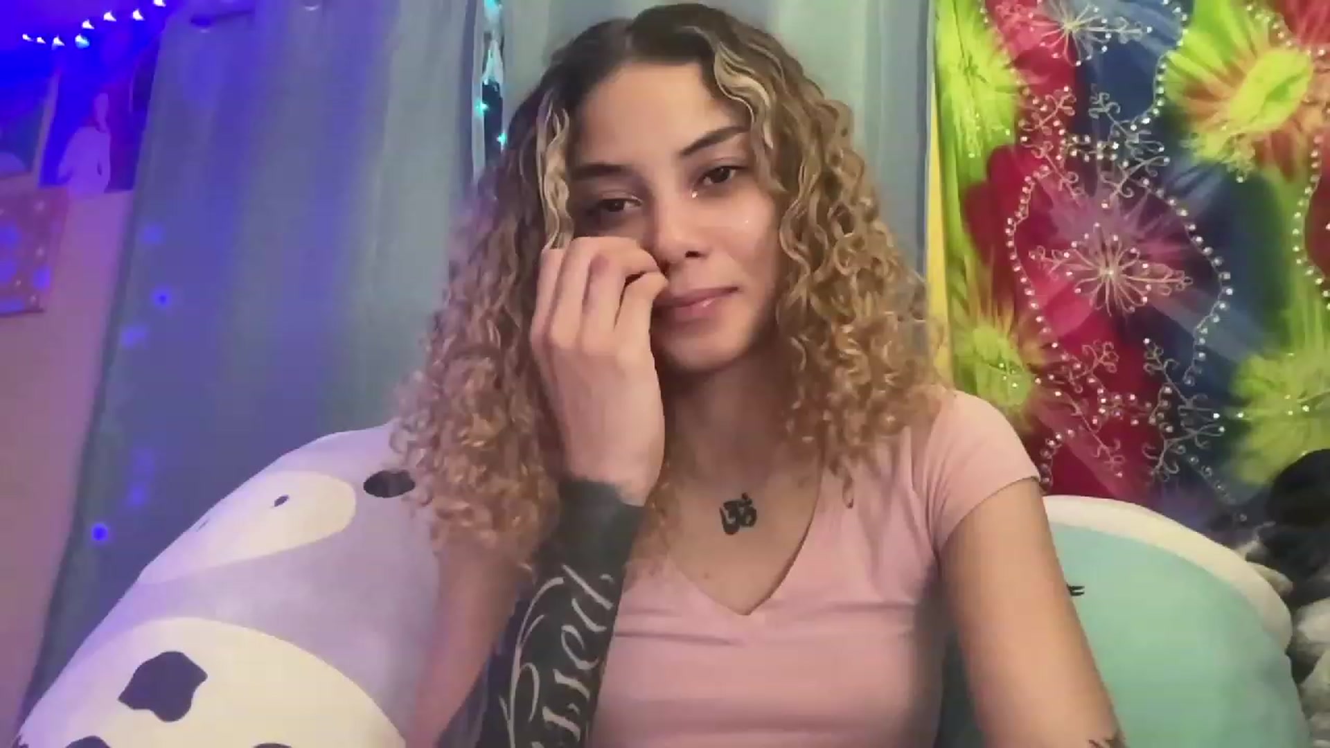 Gallery image thumbnail from NakedSwan's myfreecams stream on, 03/30/2023, 13:08 image 17 of 20