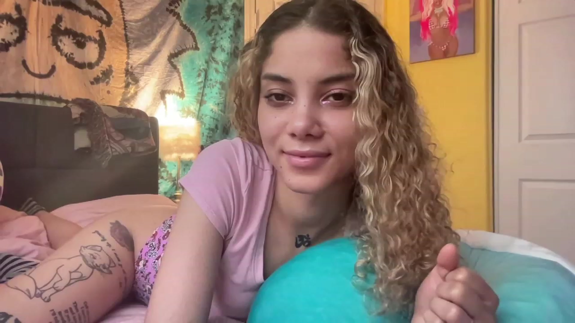 Gallery image thumbnail from NakedSwan's myfreecams stream on, 03/30/2023, 14:19 image 10 of 20