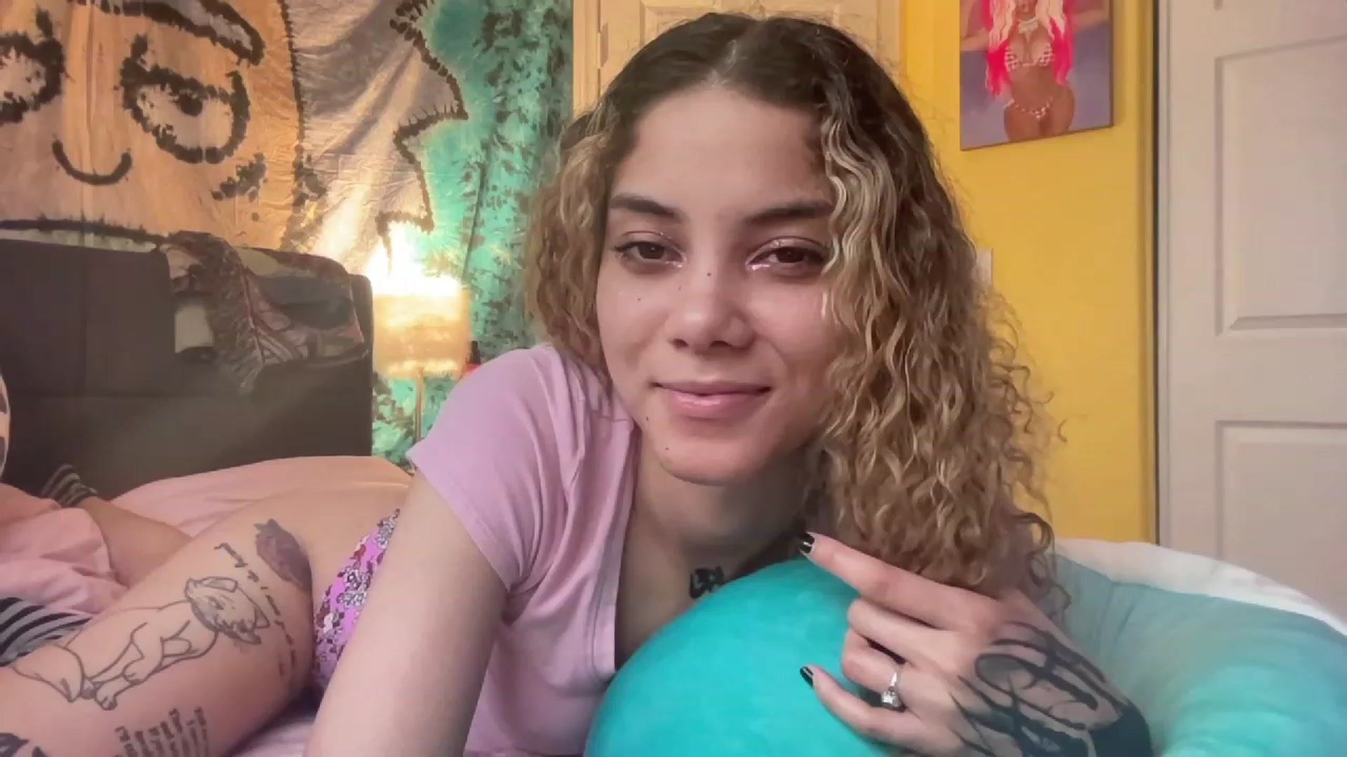 Gallery image thumbnail from NakedSwan's myfreecams stream on, 03/30/2023, 14:19 image 11 of 20
