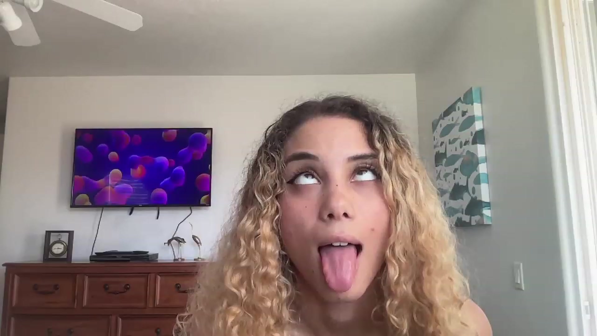 Gallery image thumbnail from NakedSwan's myfreecams stream on, 10/24/2023, 20:59 image 16 of 20