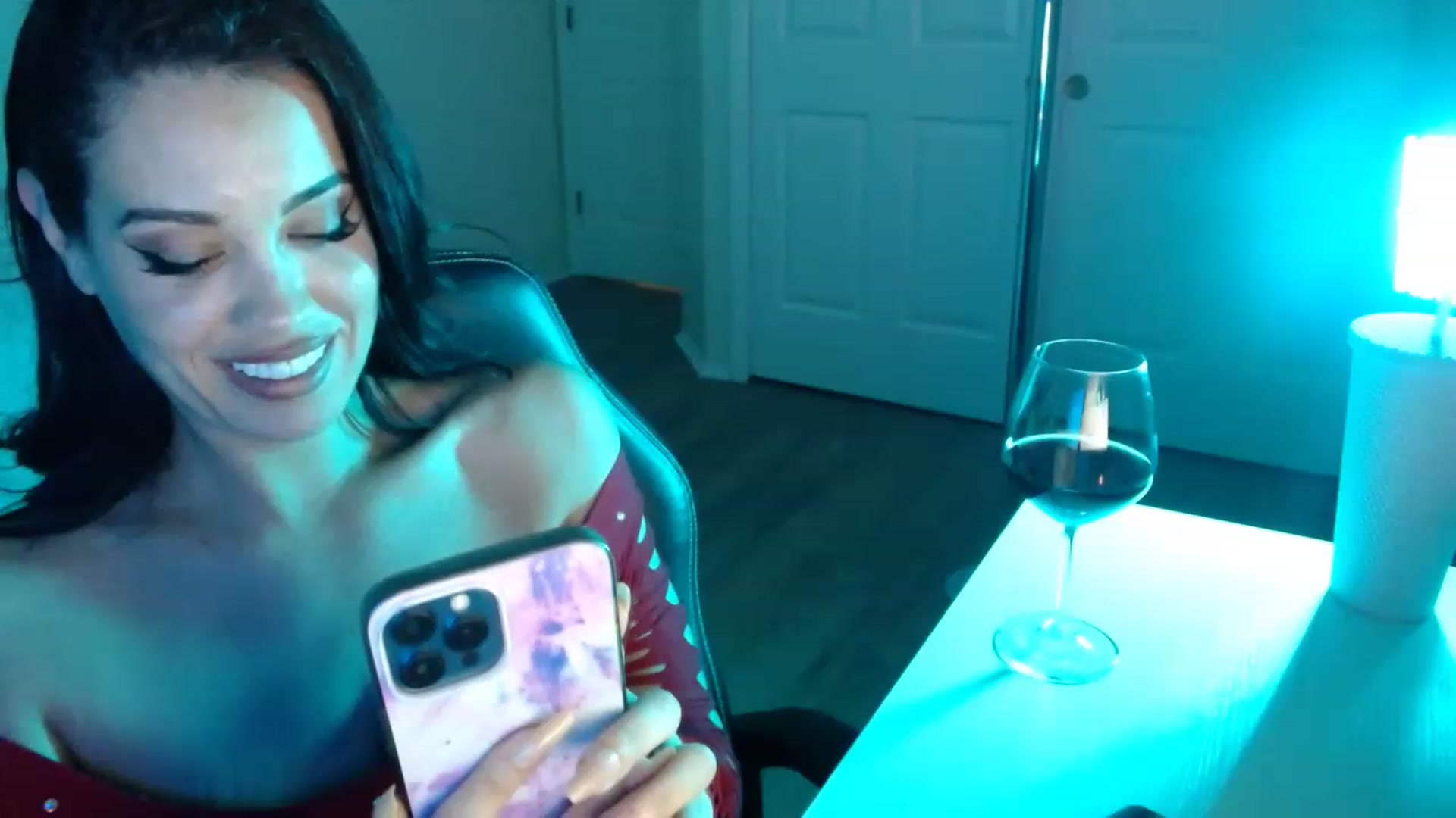 Gallery image thumbnail from NalaFalon's myfreecams stream on, 11/19/2022, 01:51 image 4 of 20
