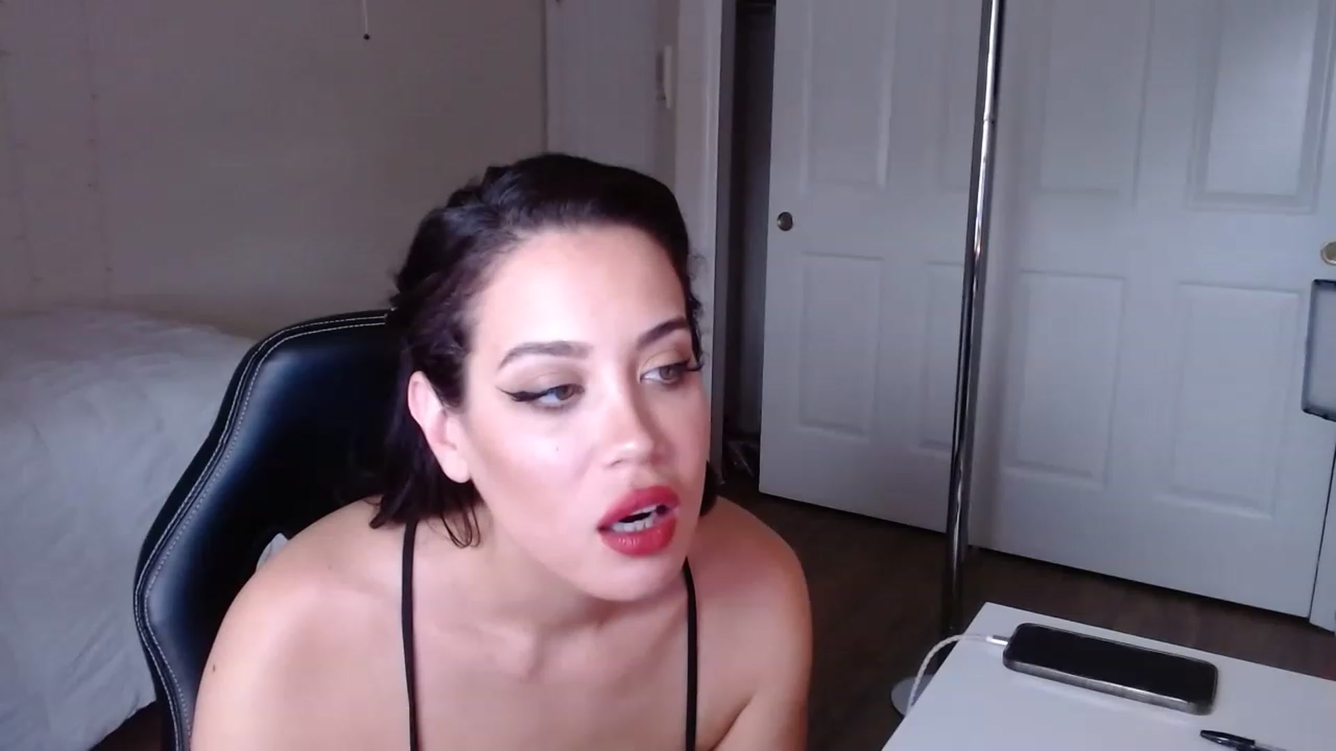 Gallery image thumbnail from NalaFalon's myfreecams stream on, 12/01/2022, 08:03 image 20 of 20