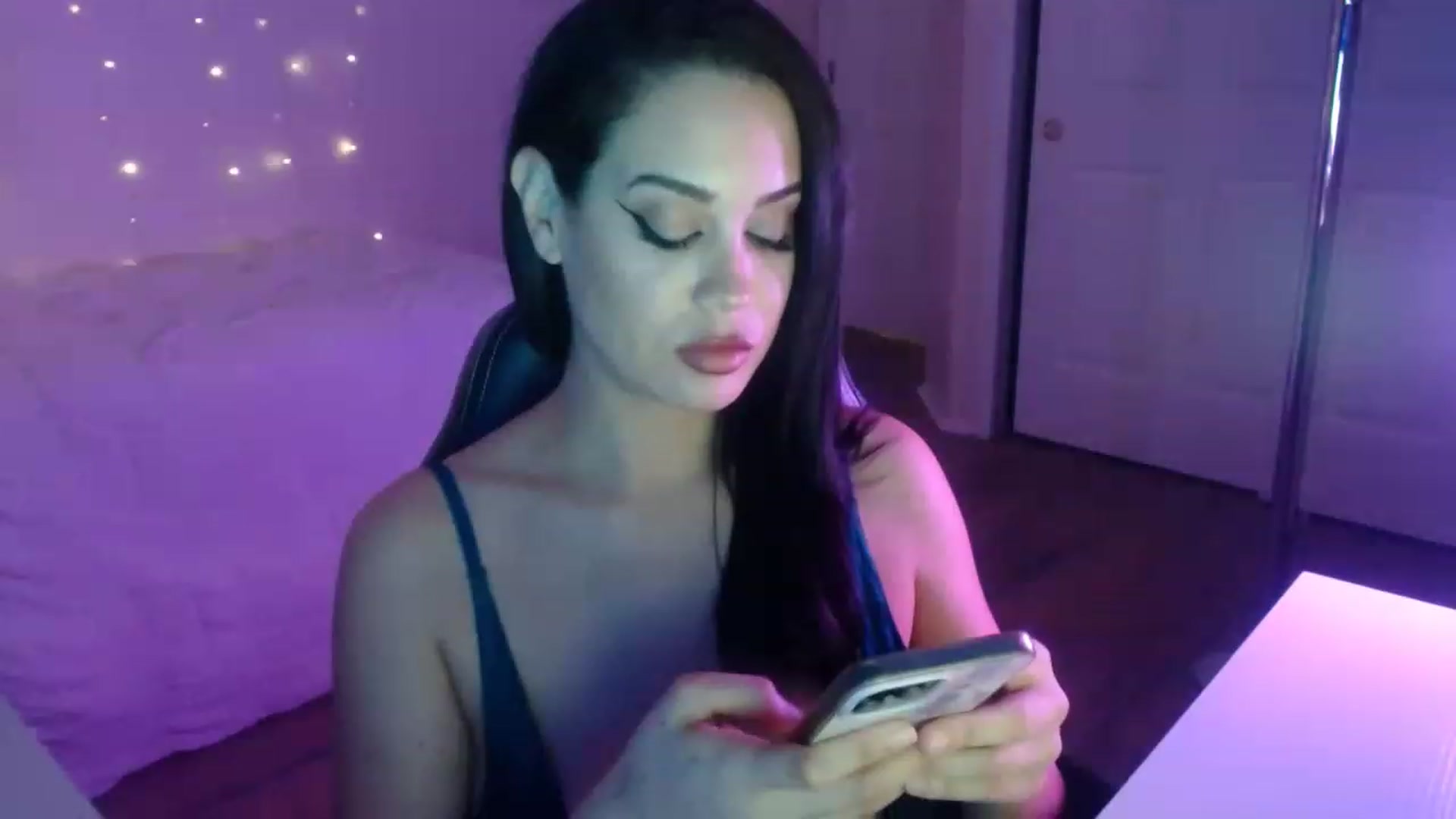 Gallery image thumbnail from NalaFalon's myfreecams stream on, 11/28/2022, 24:34 image 5 of 20