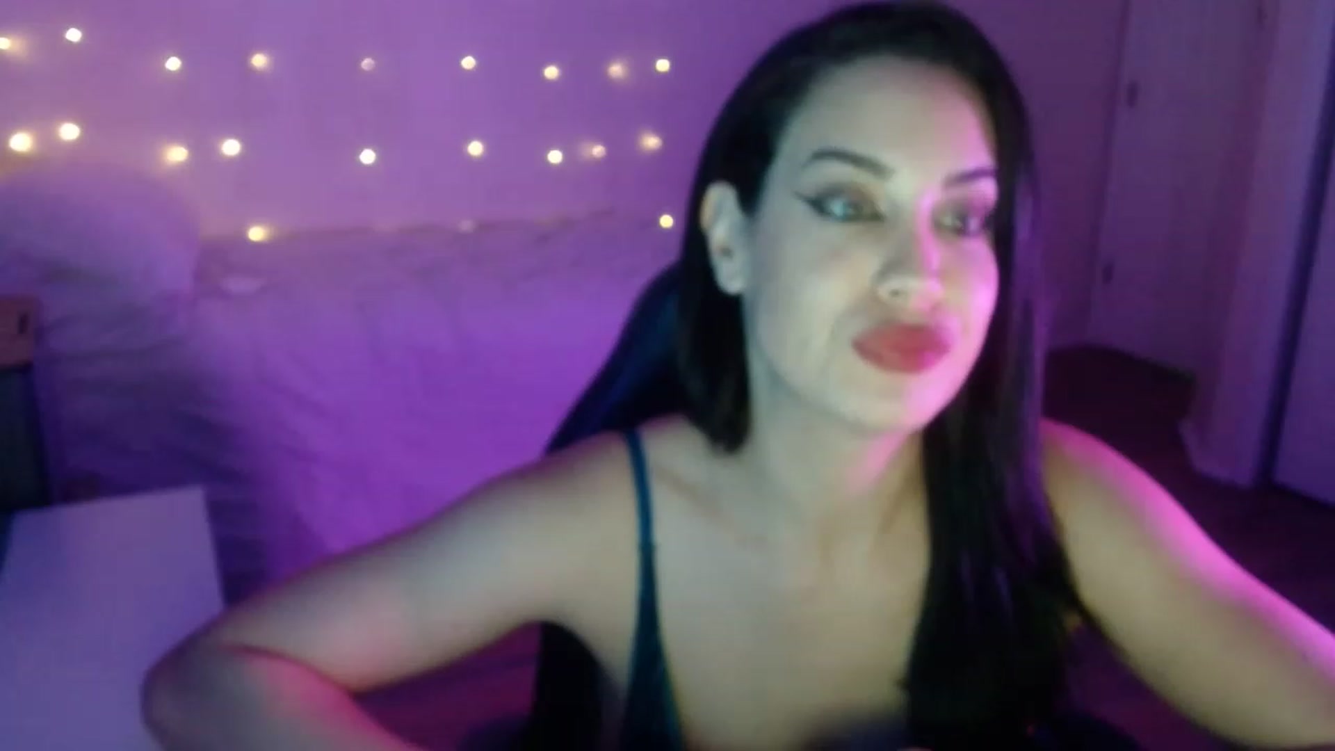Gallery image thumbnail from NalaFalon's myfreecams stream on, 12/01/2022, 08:04 image 10 of 20