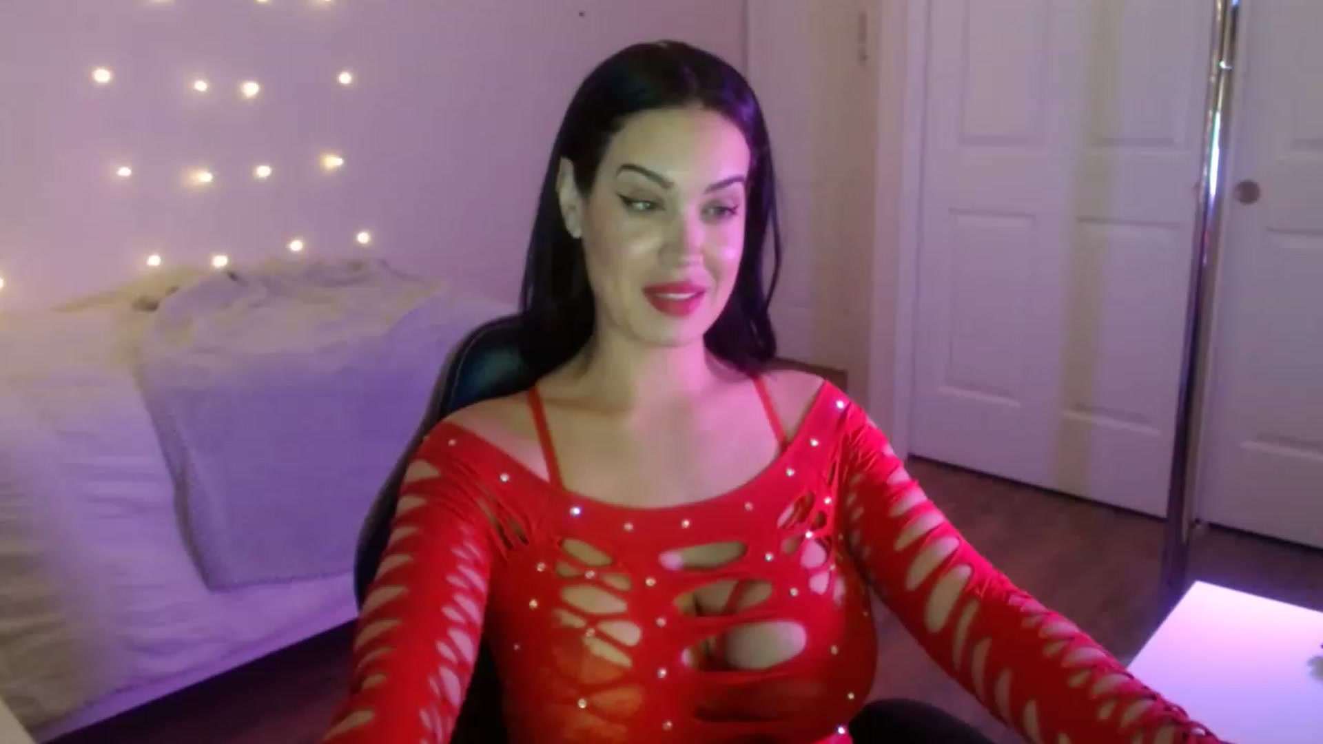 Gallery image thumbnail from NalaFalon's myfreecams stream on, 12/03/2022, 24:48 image 13 of 20