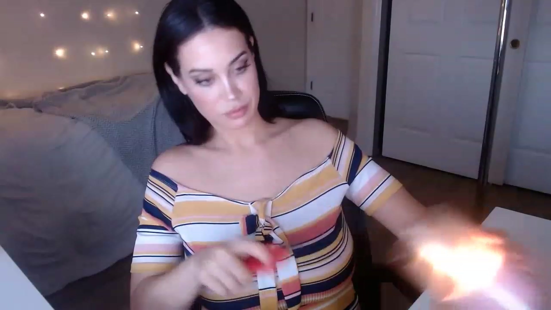 Gallery image thumbnail from NalaFalon's myfreecams stream on, 12/03/2022, 22:43 image 16 of 20