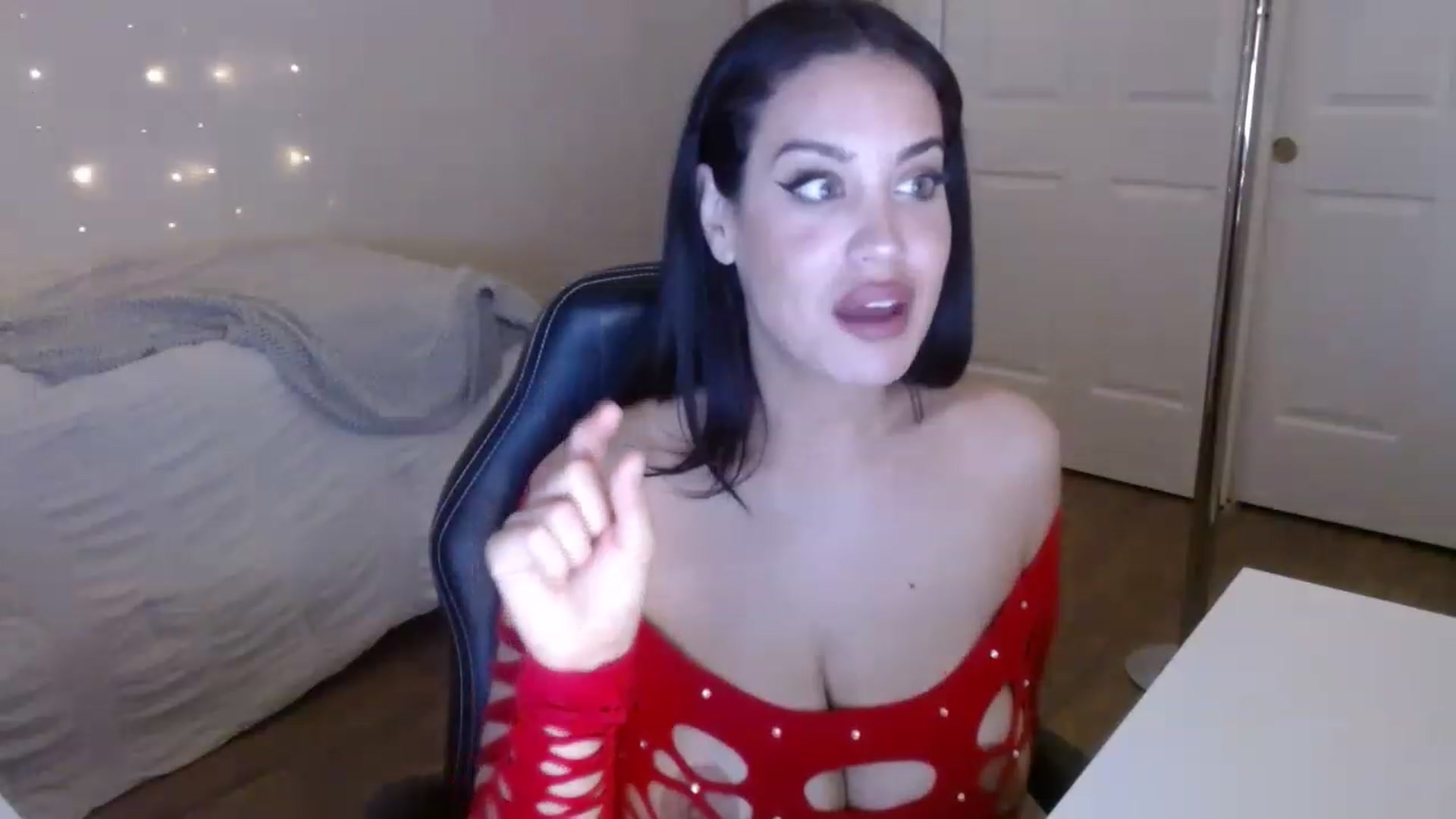 Gallery image thumbnail from NalaFalon's myfreecams stream on, 12/05/2022, 01:56 image 20 of 20