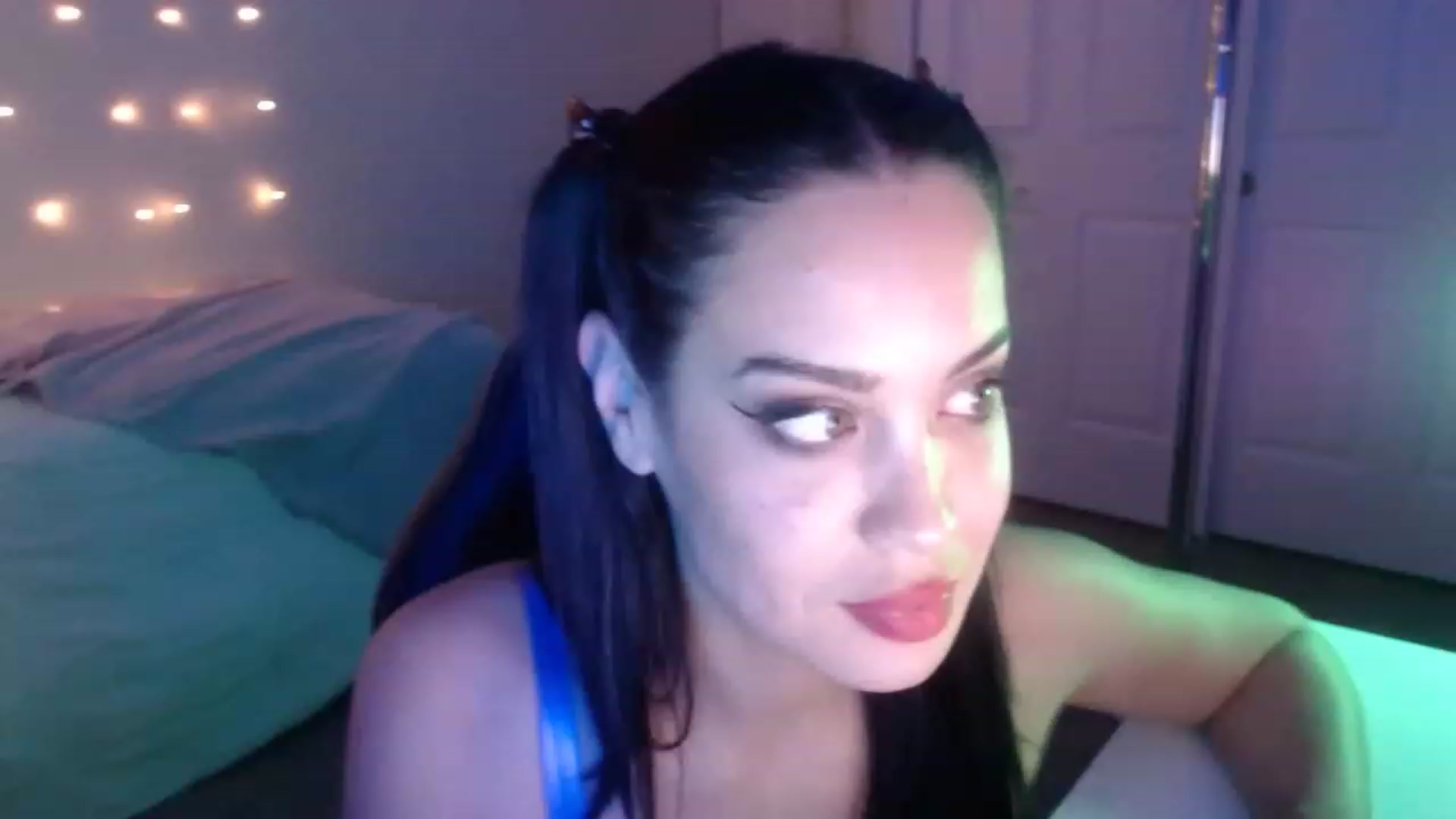 Gallery image thumbnail from NalaFalon's myfreecams stream on, 12/05/2022, 23:43 image 19 of 20